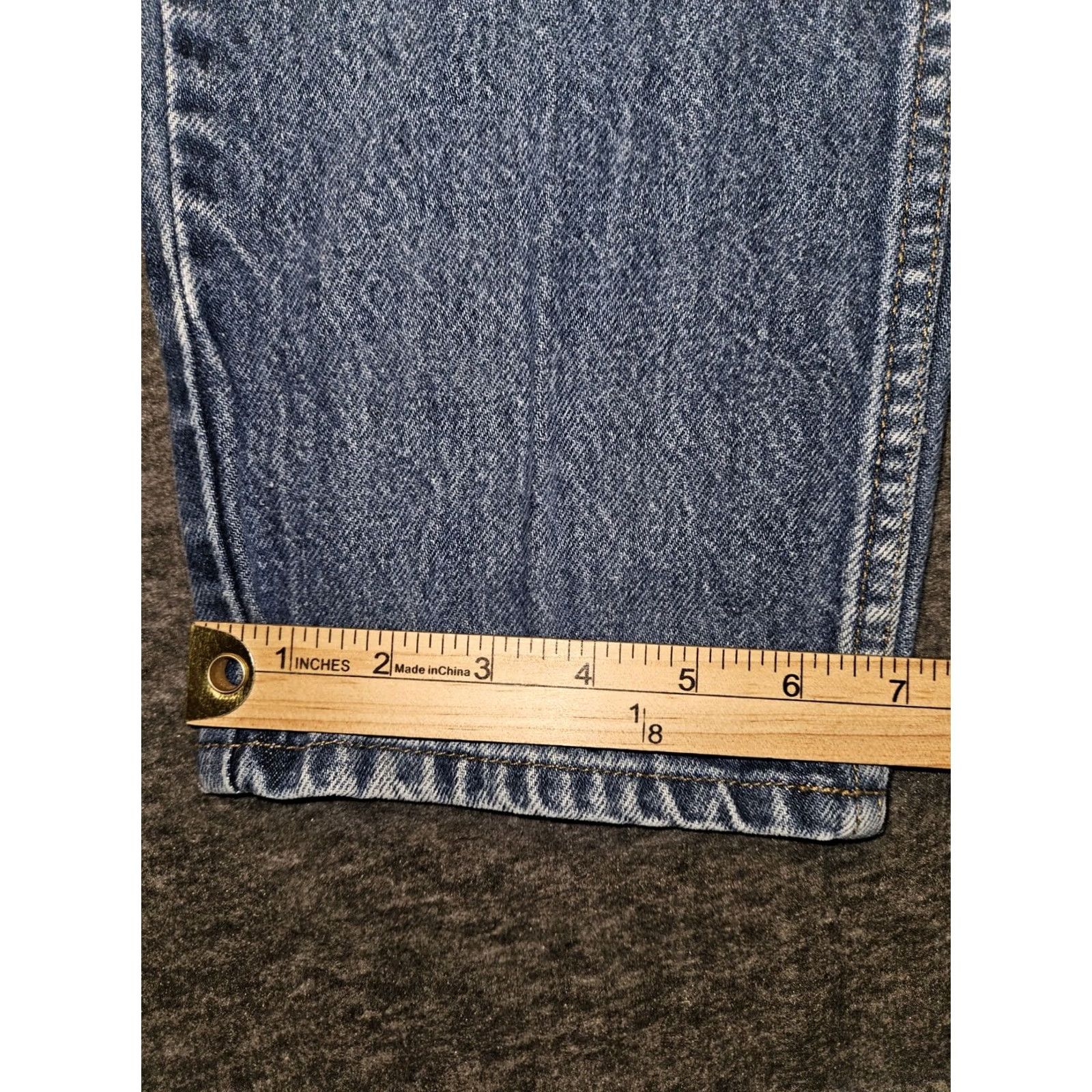 Vintage VINTAGE L.L. Bean Double L Tapered Jeans Mens 33x30 Blue Denim Distressed Logo Classic Fit 90s Outdoors Jeans Male Size US 33 - 6 Thumbnail