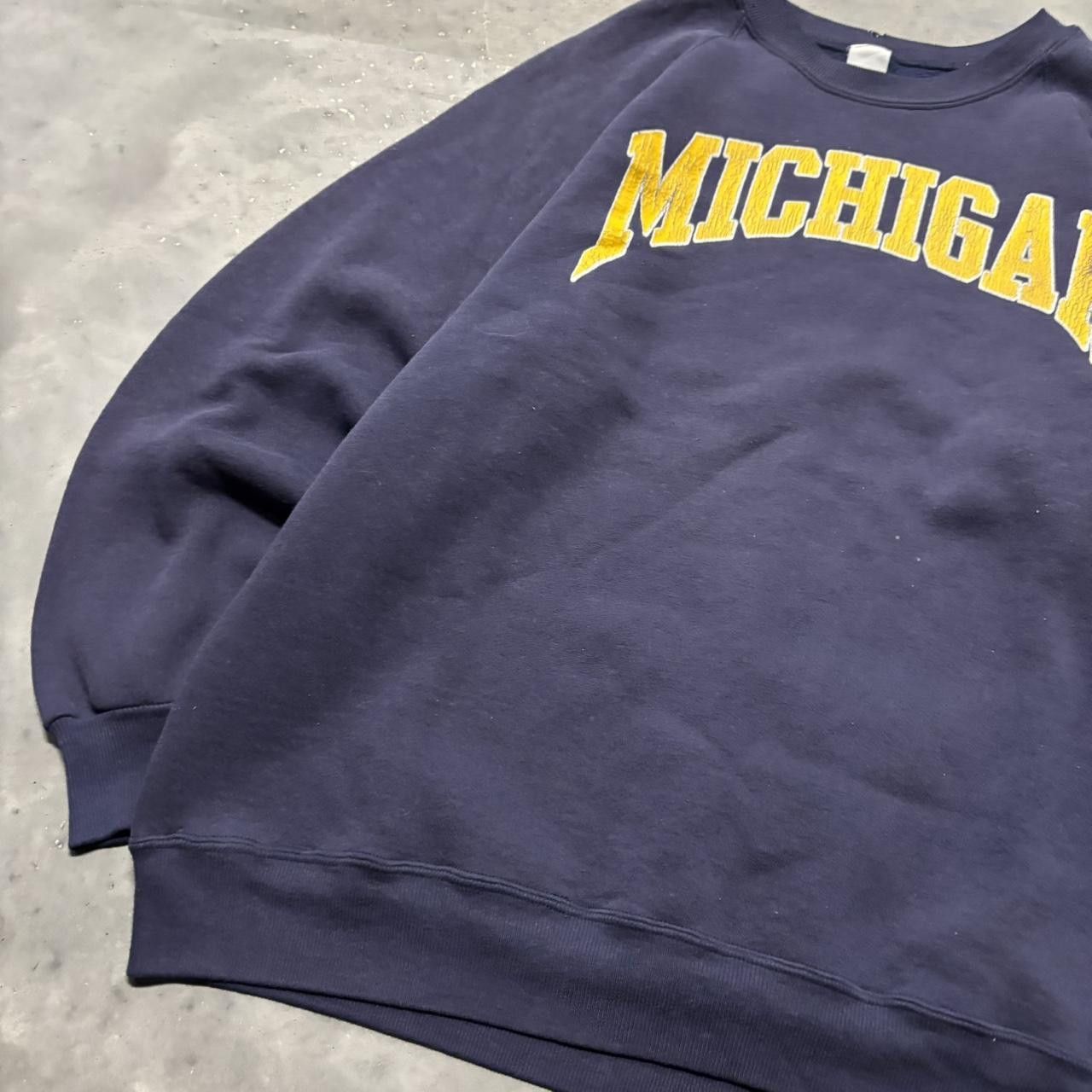 Japanese Brand × Vintage Crazy Vintage 90s Faded Navy Blue Michigan Spellout College Essential Crewneck! Size US L / EU 52-54 / 3 - 3 Thumbnail