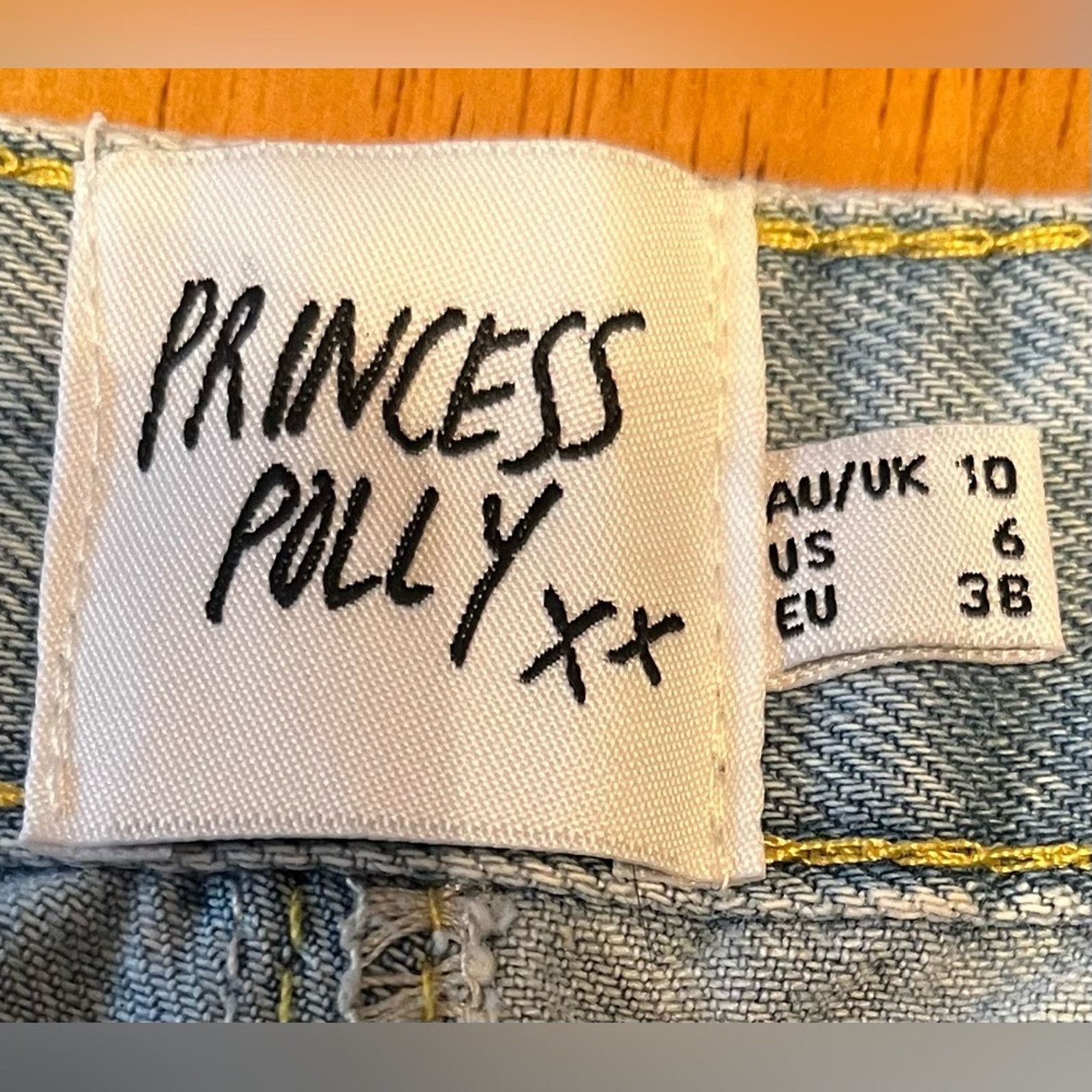 PRINCESS POLLY Princess Polly Women's Relaxed Light Wash high rise Jeans, 6 Size 28" / US 6 / IT 42 - 5 Thumbnail