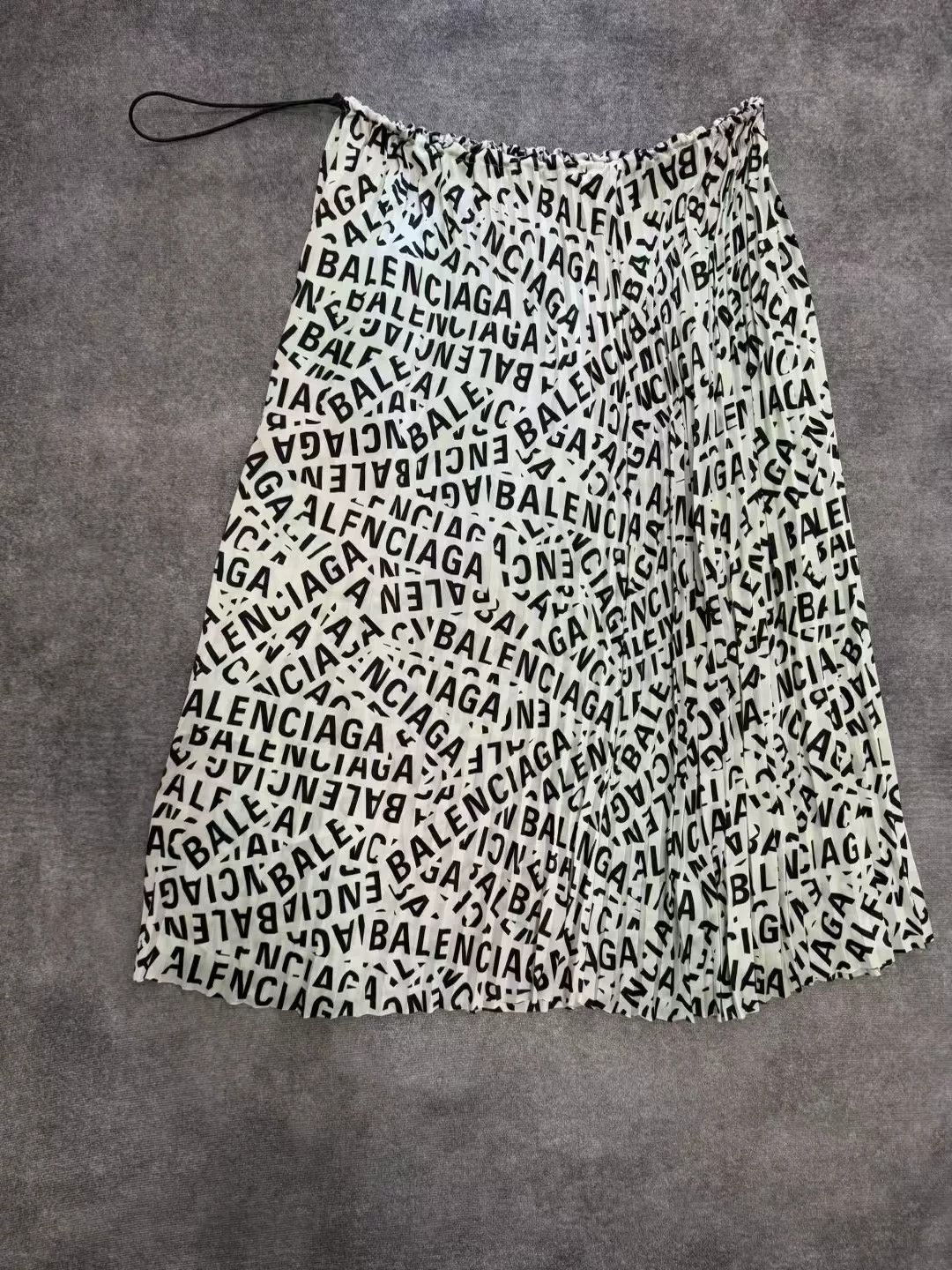 Balenciaga Balenciaga Logo Pleated Skirt Size US 34 / EU 50 - 1 Thumbnail
