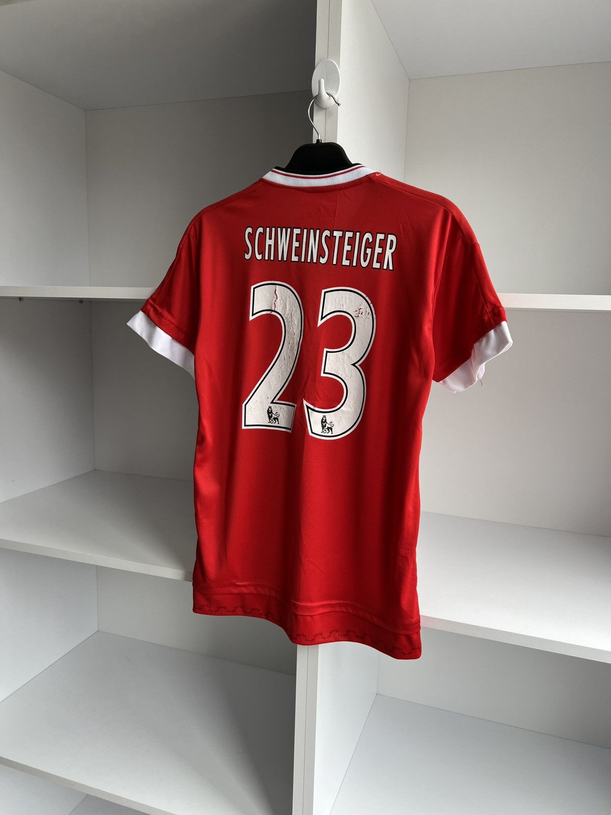 Vintage Schweinsteiger Manchester United Home Jersey Size US S / EU 44-46 / 1 - 14 Thumbnail