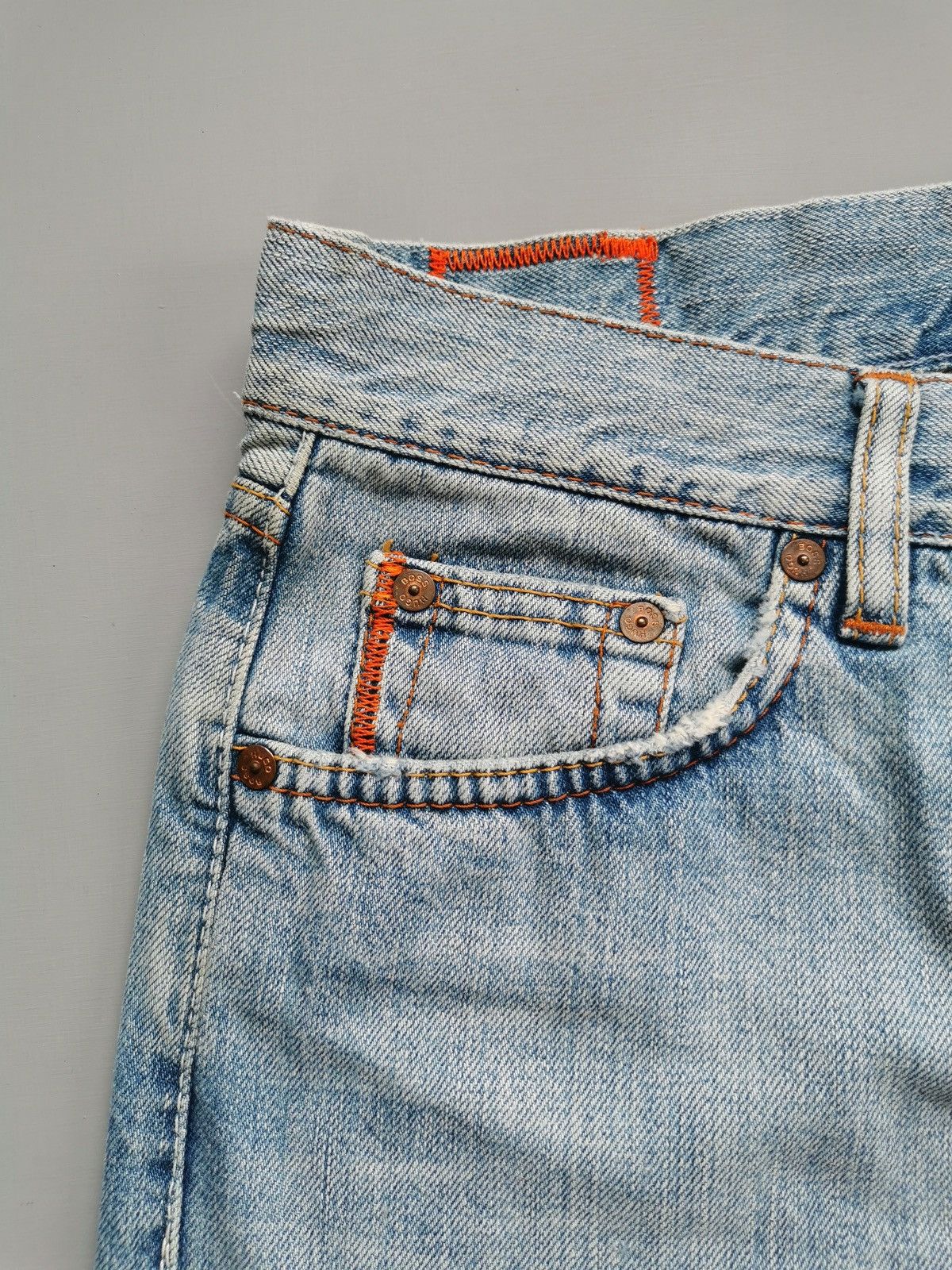 Hugo Boss Hugo Boss Light Denim Jeans Size US 32 / EU 48 - 4 Thumbnail
