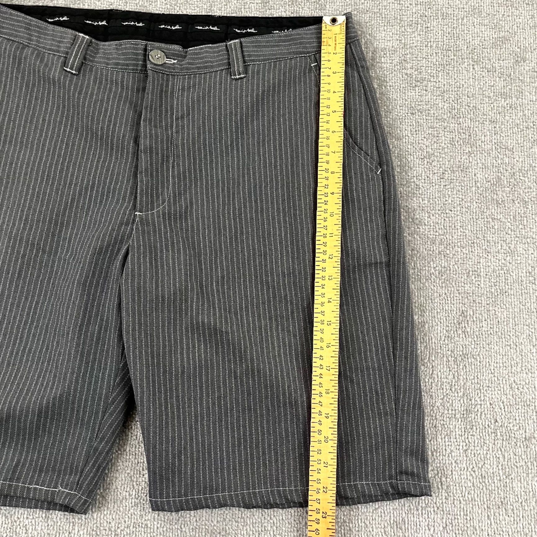 TravisMathew TRAVIS MATHEW Shorts Mens Size 38 x 10.5" Gray Striped Golf Khakis Casual Blend Shirt? Size US 38 / EU 54 - 7 Thumbnail