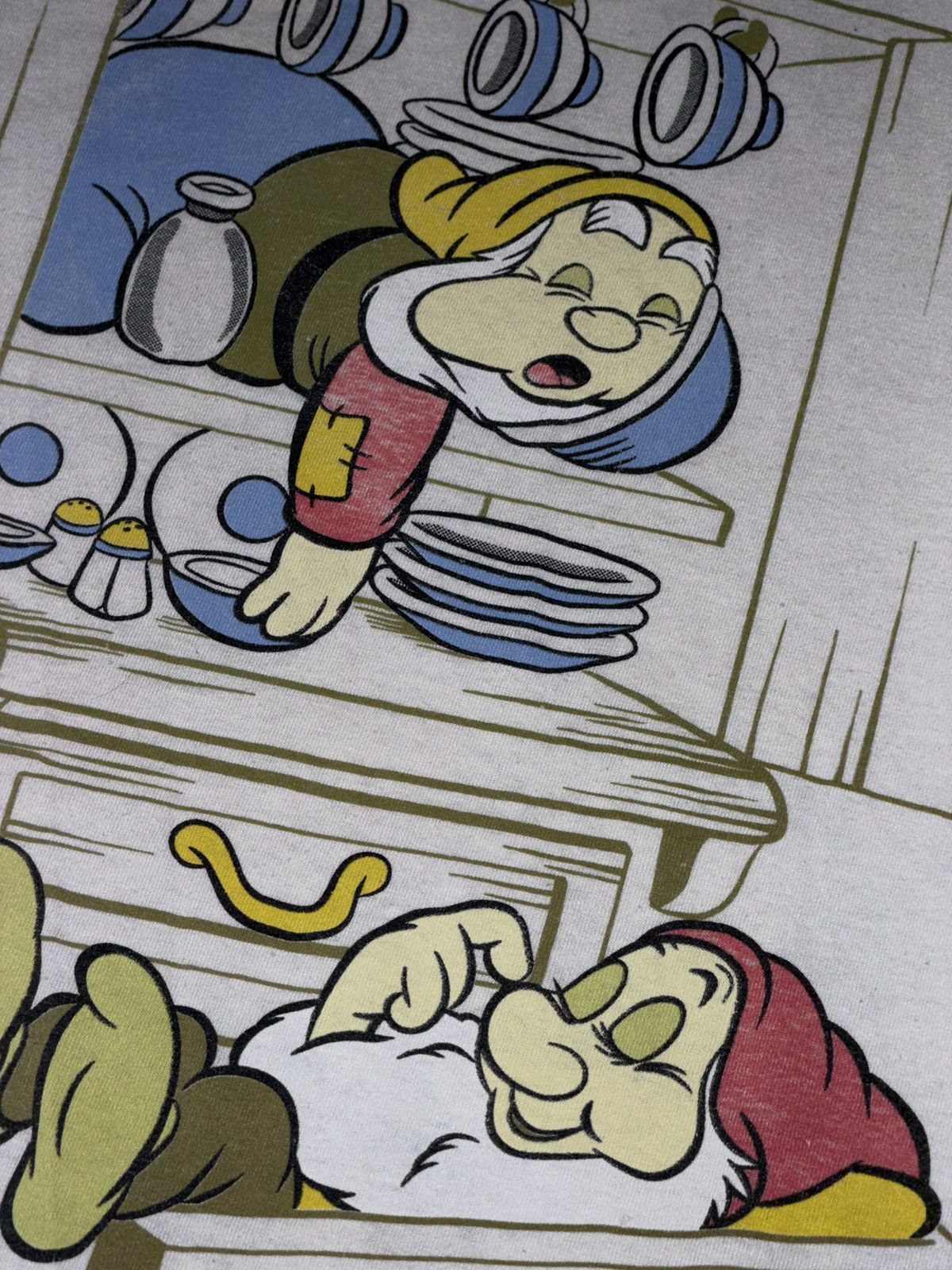 Disney Vintage 90's Disney Snow White 7 Dwarfs Oversized T Shirt Size US XXL / EU 58 / 5 - 7 Thumbnail