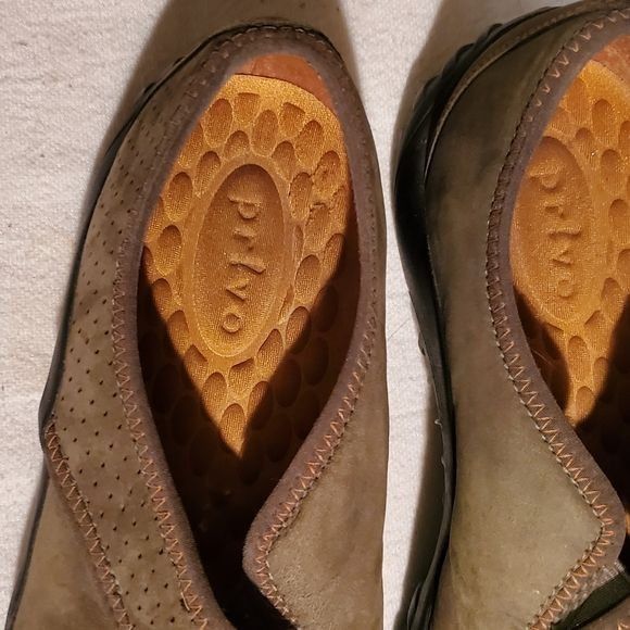 Vintage Private by Clark's Non-Slip Soles Suede Uppers Sz. 7.5 Loafe Size US 7.5 / IT 37.5 - 8 Thumbnail