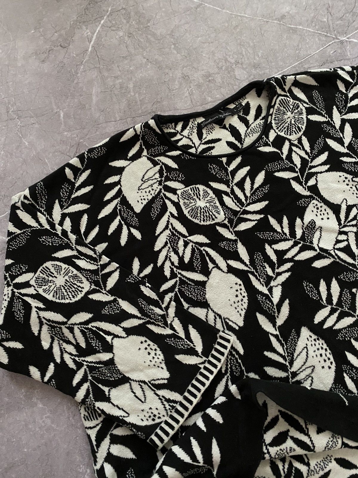 Designer × Gudrun Sjoden Rare Gudrun Sjoden Leinen Black Sweater Floral Print Size L Size L / US 10 / IT 46 - 4 Thumbnail