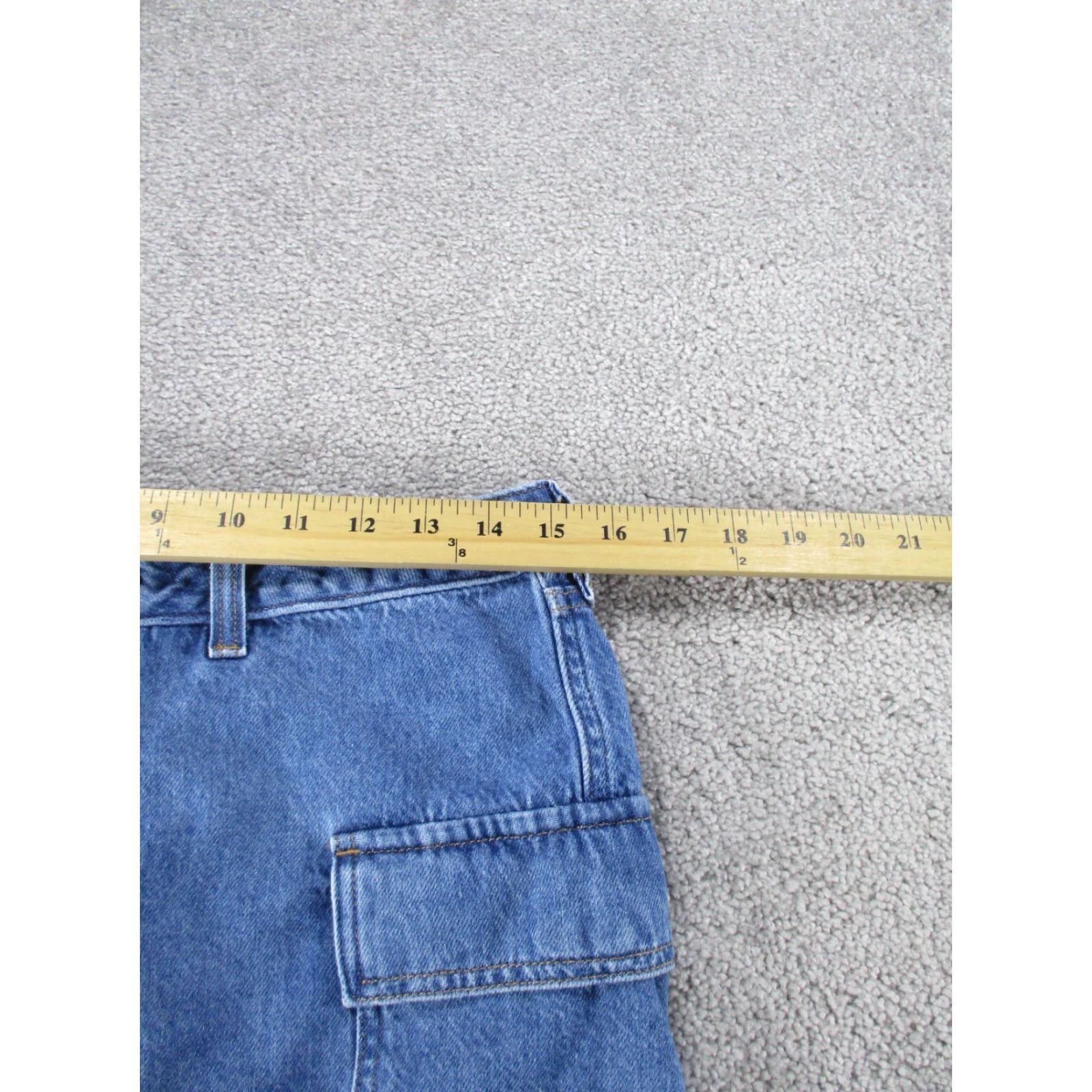 Levi's VINTAGE Levi's Cargo Skirt Womens 28 Light Wash Denim Mini Adjustable Zipper Short 90s Womens Size 28" / US 6 / IT 42 - 5 Thumbnail