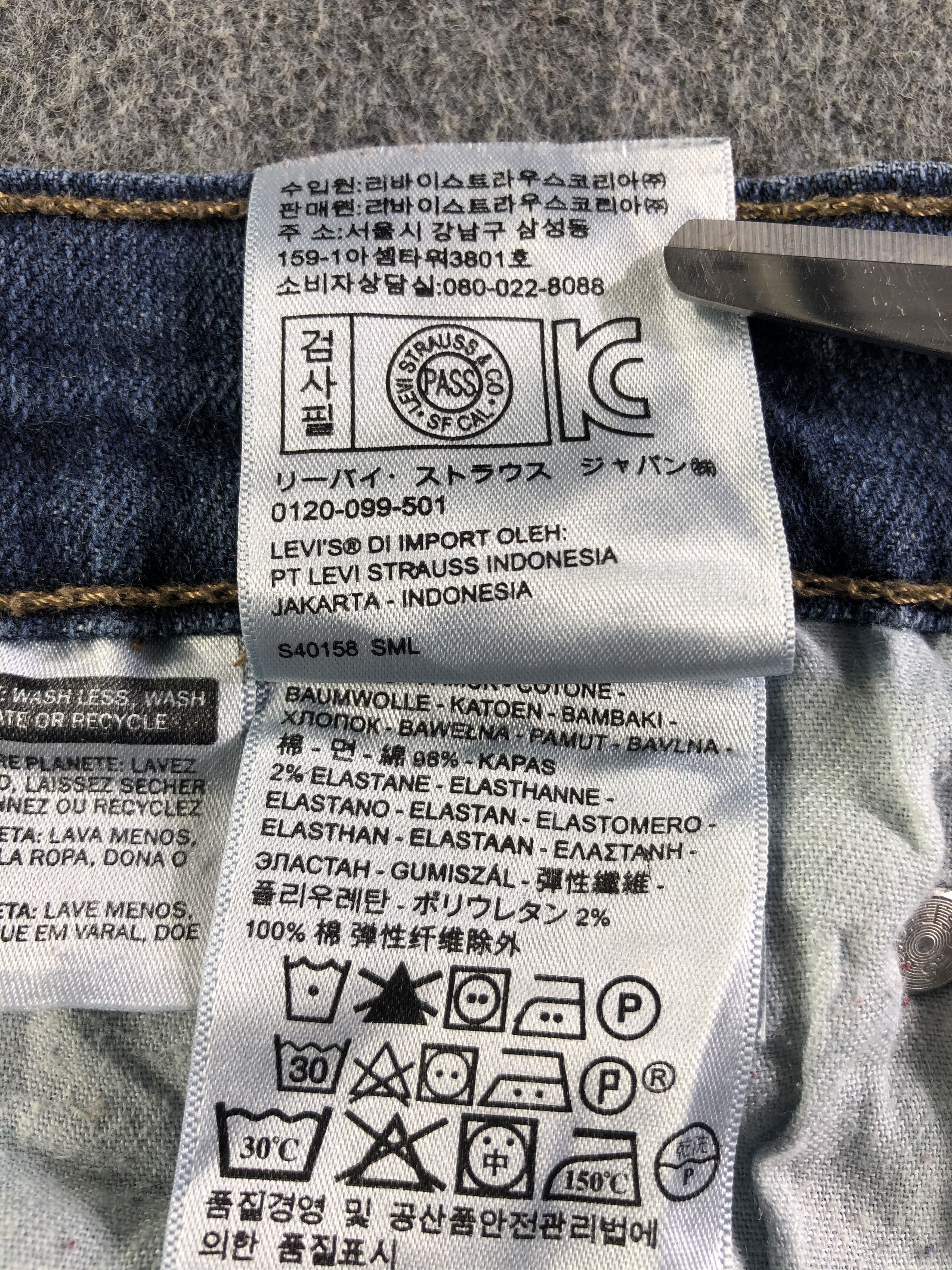 Levi's Vintage Blue Wash Levis 514 Jeans-J4237 Size US 35 - 10 Thumbnail