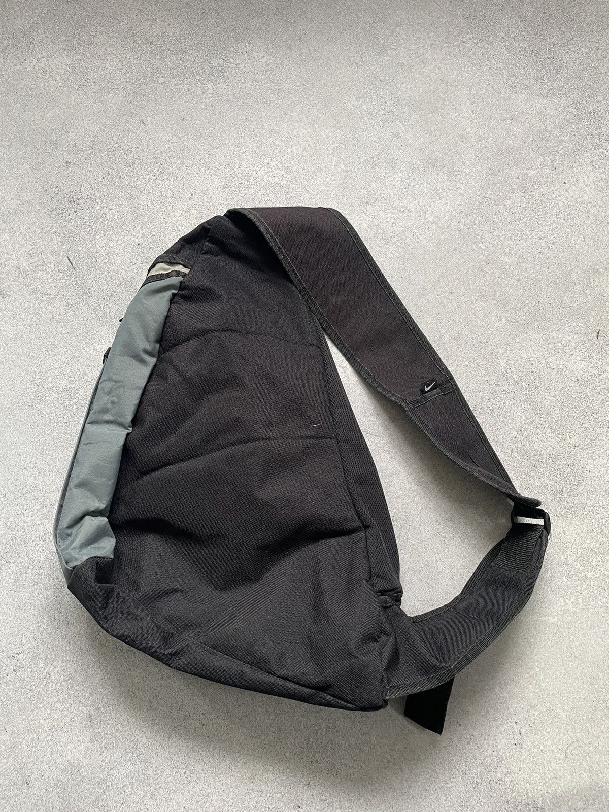 Nike Vintage Sling Bag Y2K 90s Messenger Japanese Swoosh