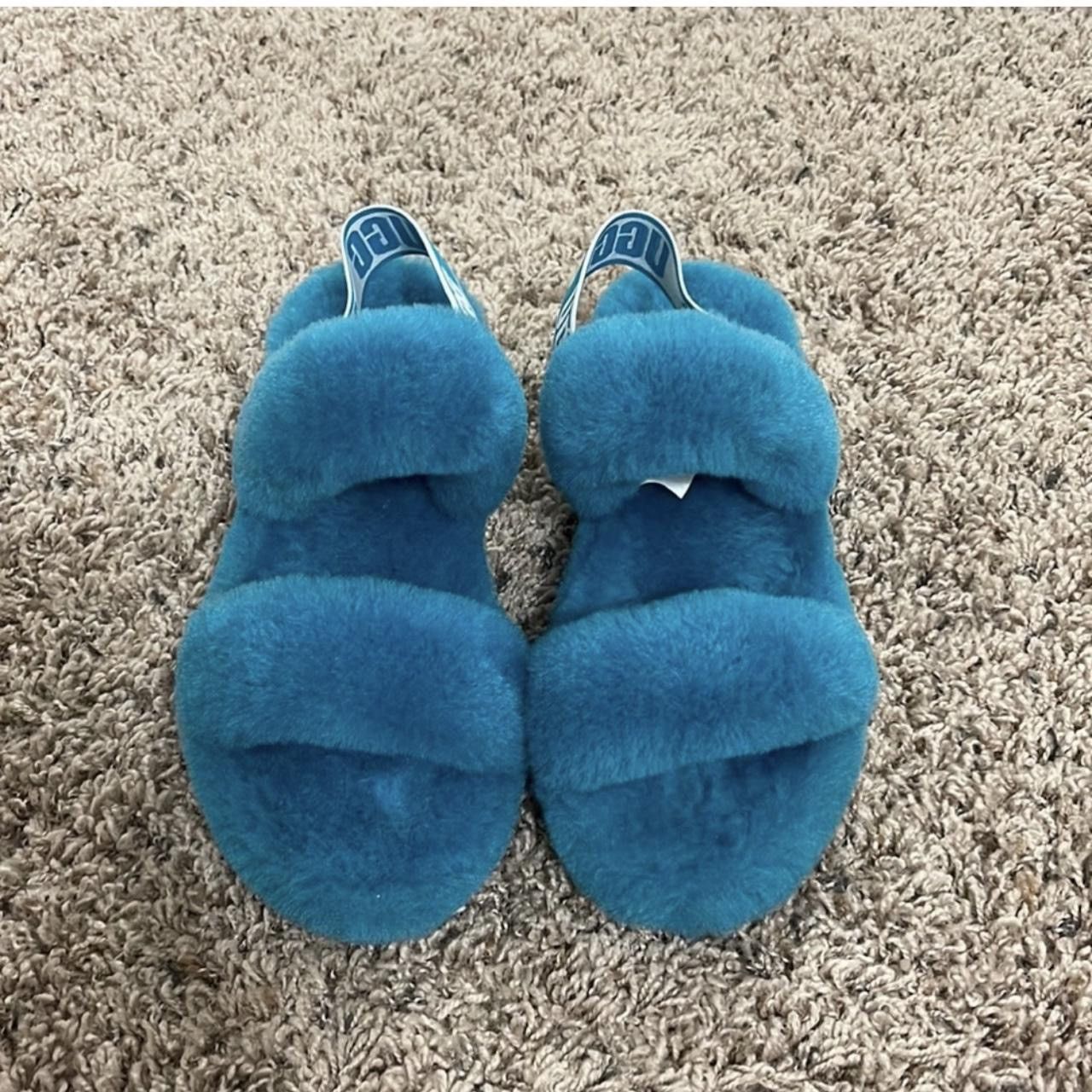 Ugg NWOT Ugg Slippers Size US 7 / IT 37 - 1 Thumbnail