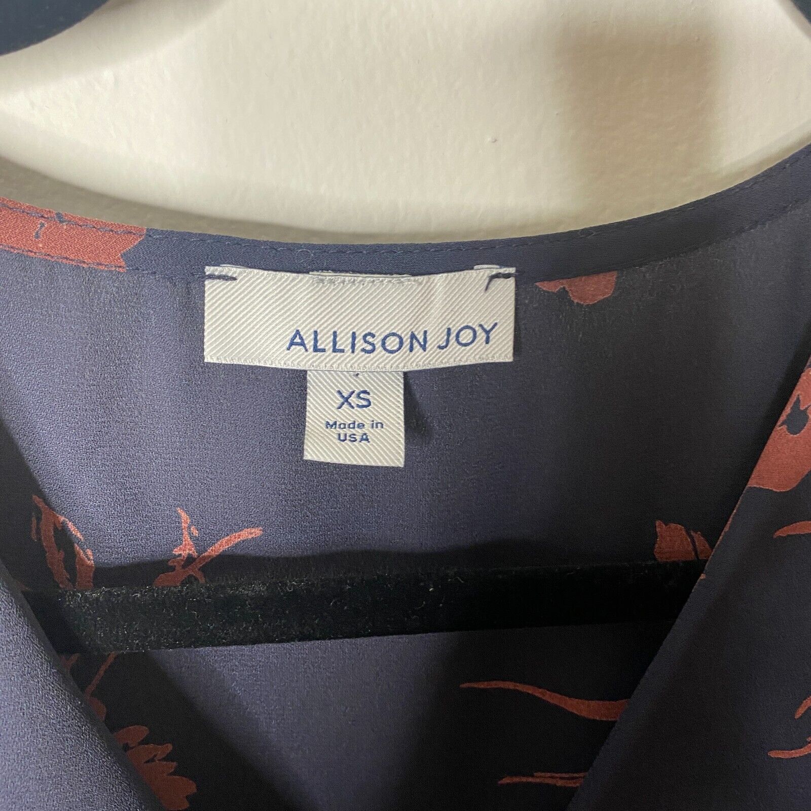 Other Evereve Allison Joy Alexa Crossover Top Floral VNeck XS Size XS / US 0-2 / IT 36-38 - 4 Thumbnail