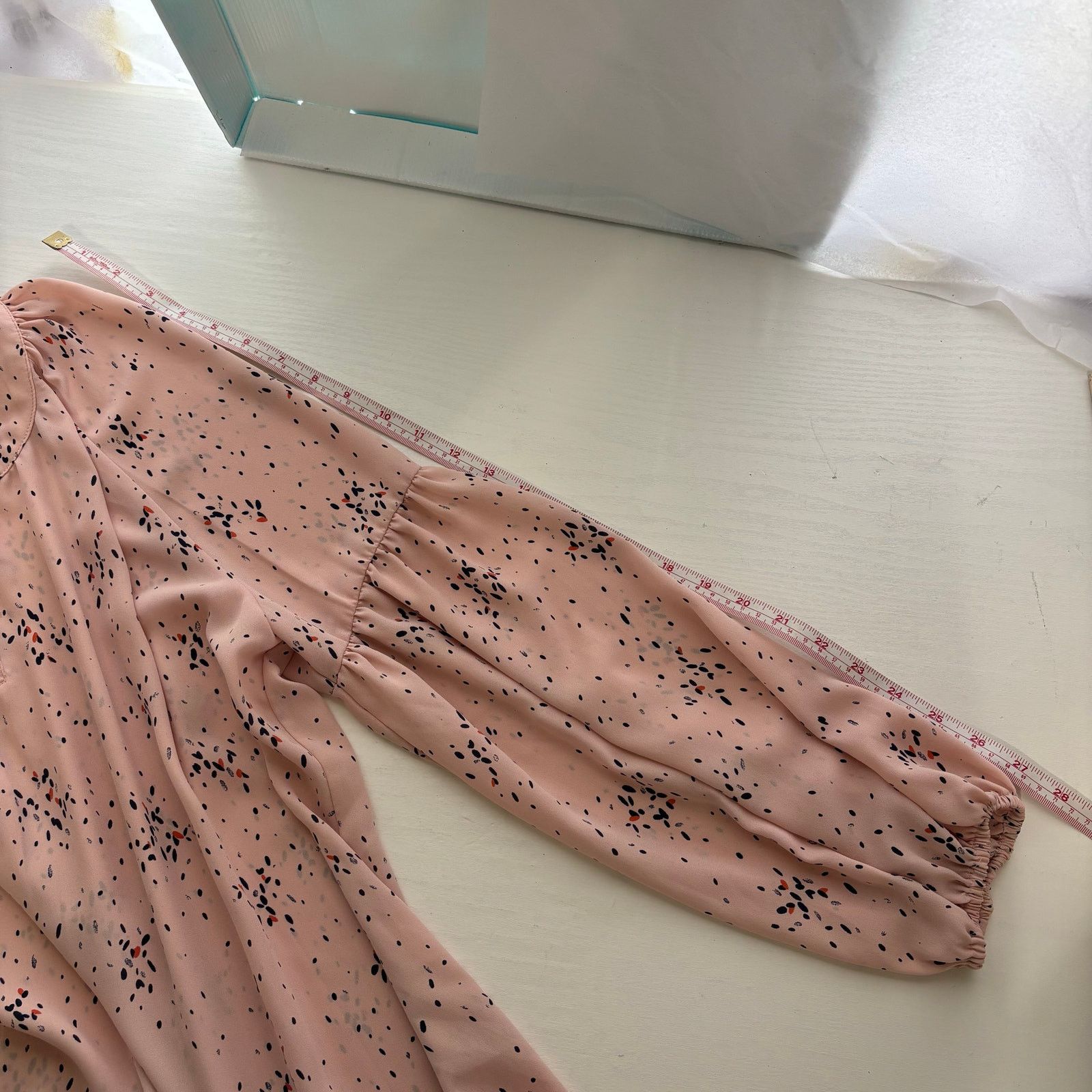 Other a.n.a Pink Splatter Dot V-Neck Long Sleeve Ruffle Hem Blouse Size M / US 6-8 / IT 42-44 - 7 Thumbnail