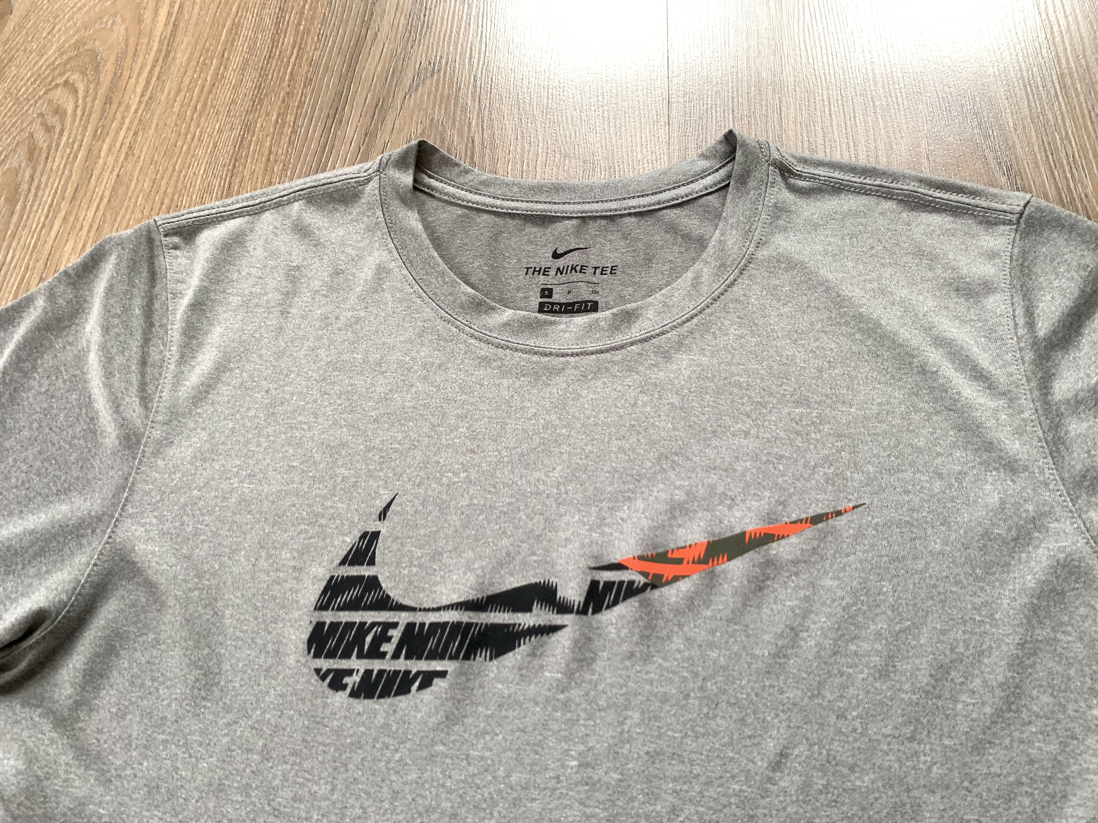 Nike Nike Dri-FIT Grey Swoosh Logo T-Shirt Size US S / EU 44-46 / 1 - 4 Thumbnail