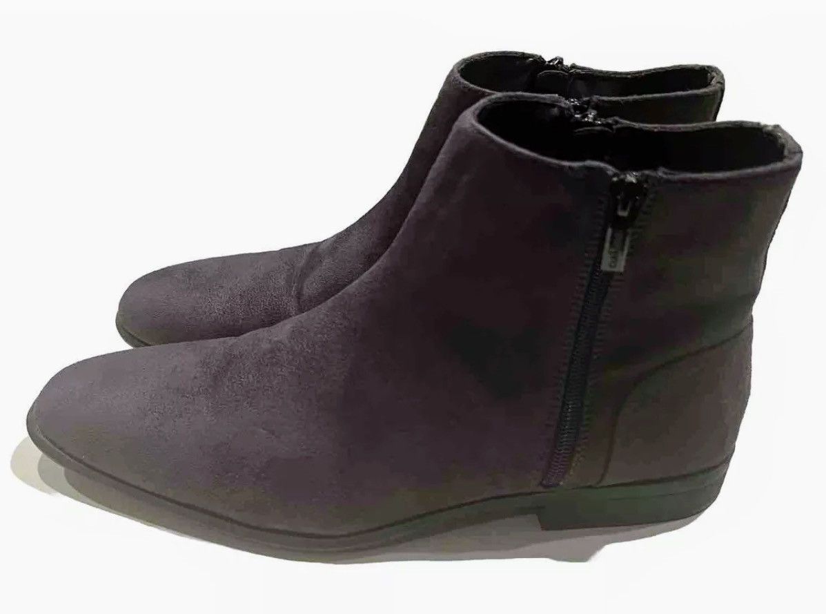 Calvin Klein CALVIN KLEIN DARK GREY LUCIANO SUEDE CHELSEA BOOTS Size US 11 / EU 44 - 3 Thumbnail