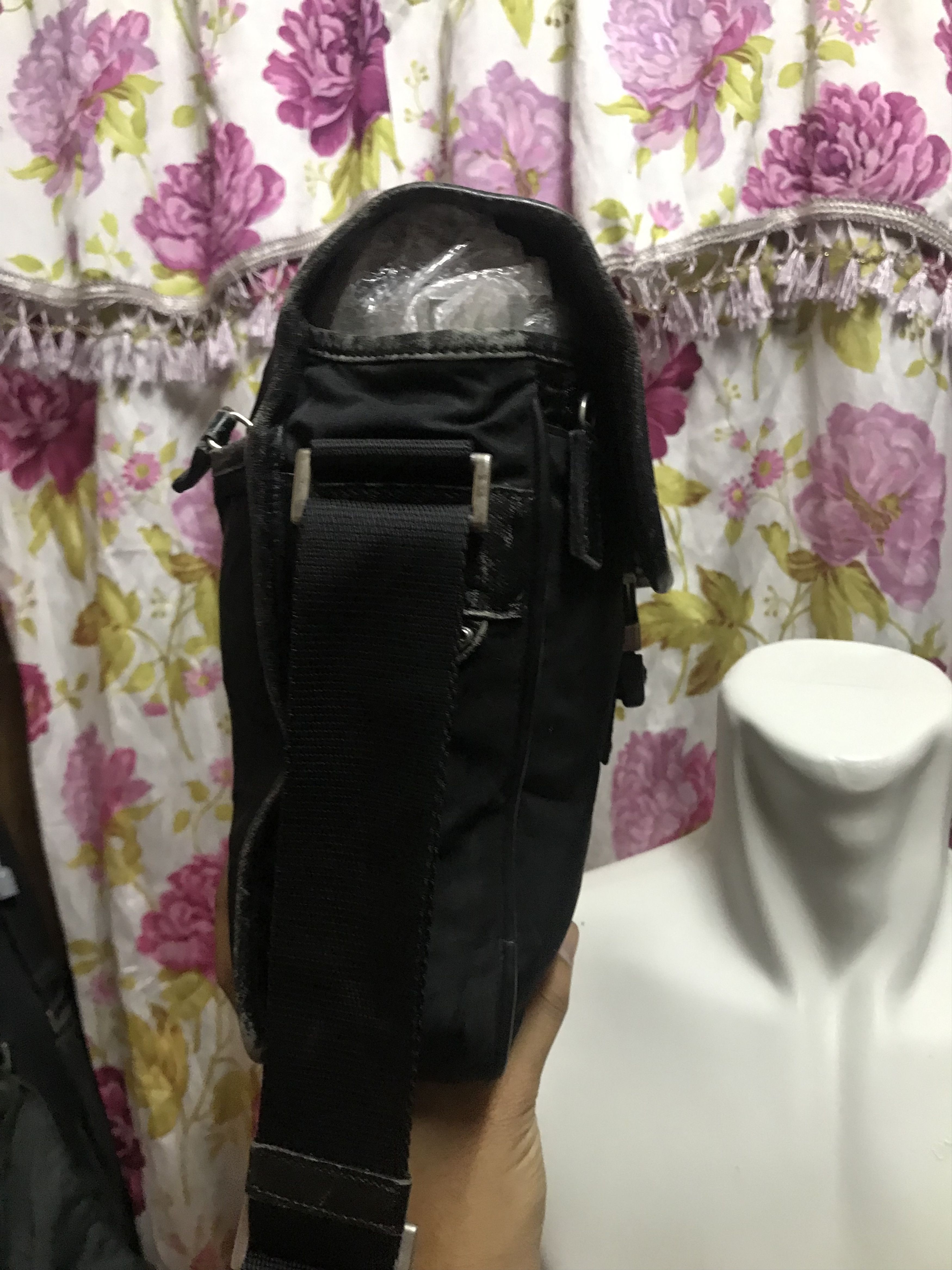 Prada Vintage Prada Black Shoulder Size ONE SIZE - 5 Thumbnail