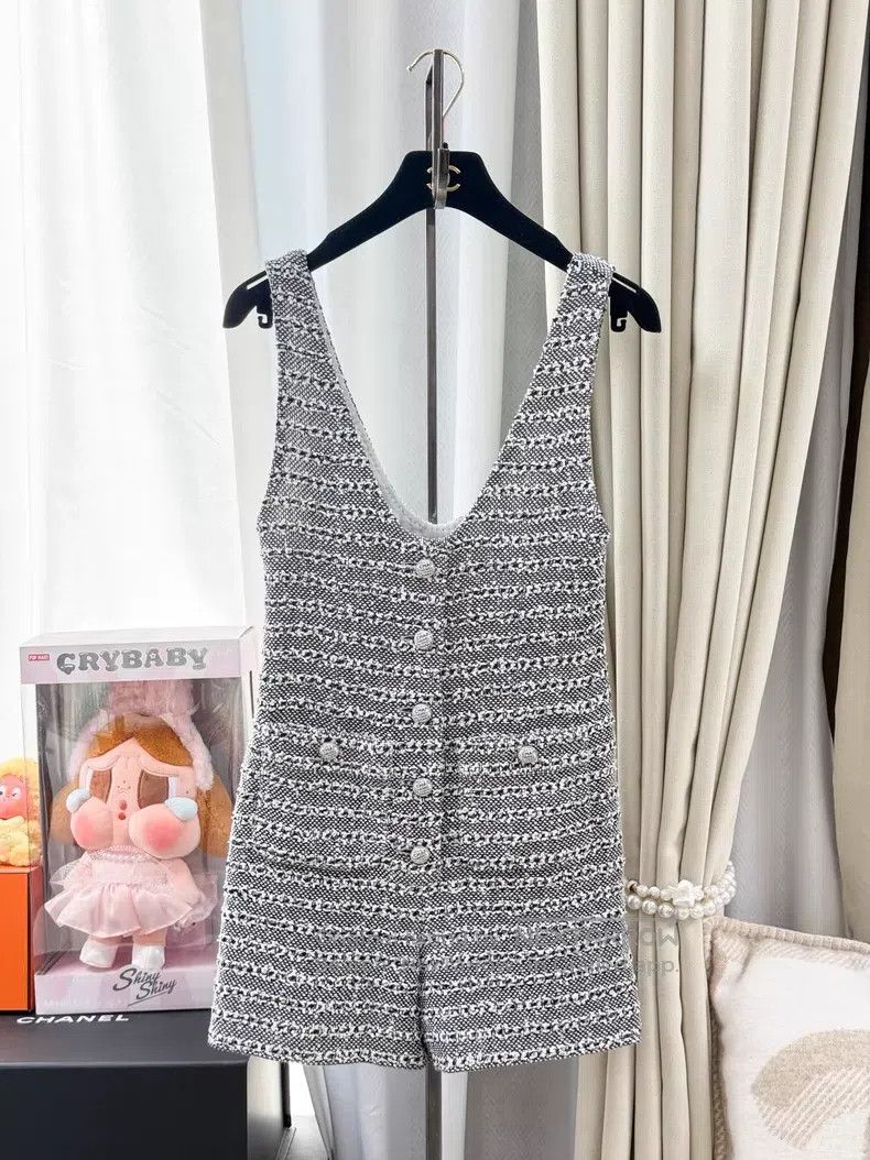 Chanel Chanel Striped gray tweed jumpsuit Size 42" / US 20 - 1 Thumbnail