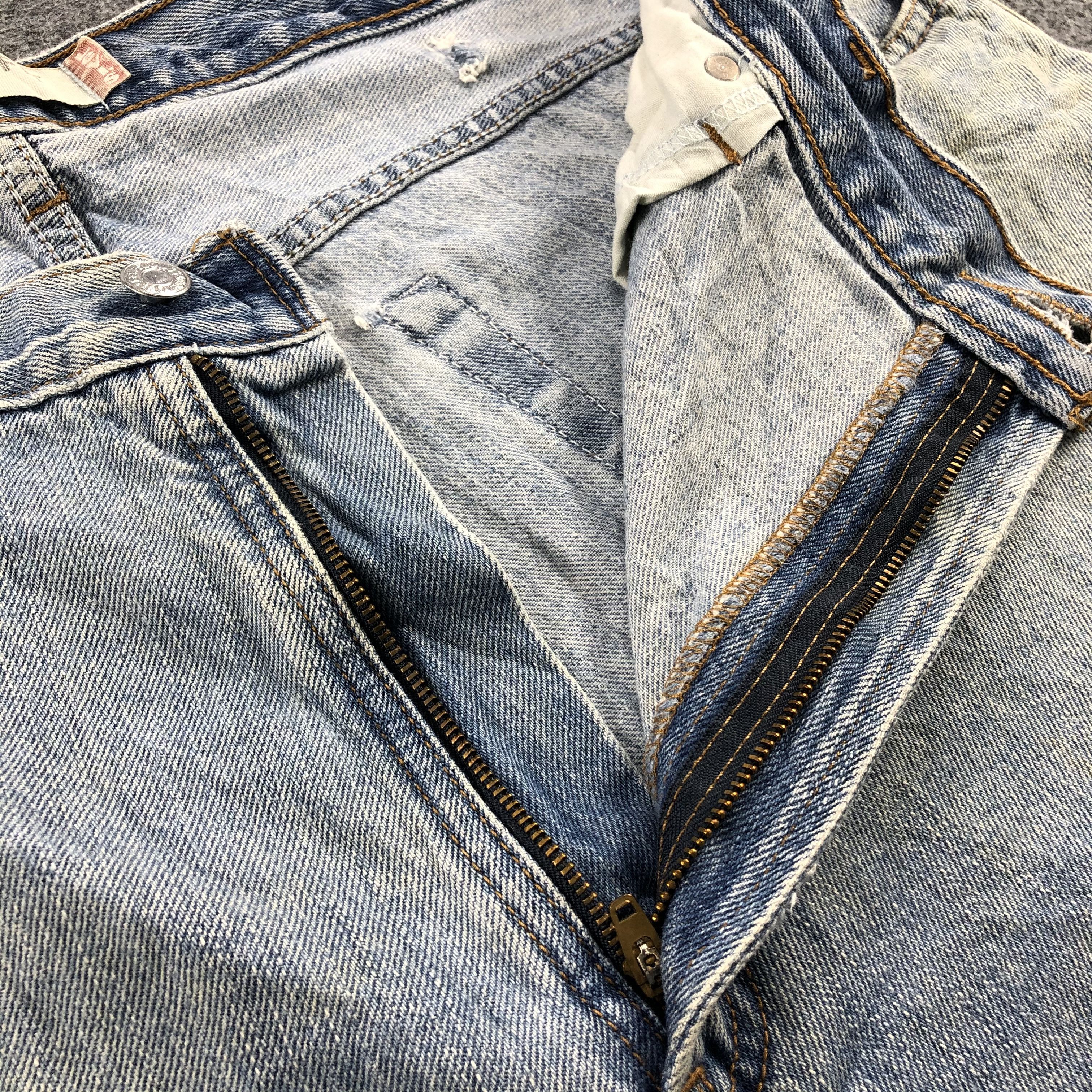 Levi's Light Washed Vintage Levis 560 Jeans Baggy Denim-J1107 Size US 40 / EU 56 - 8 Thumbnail