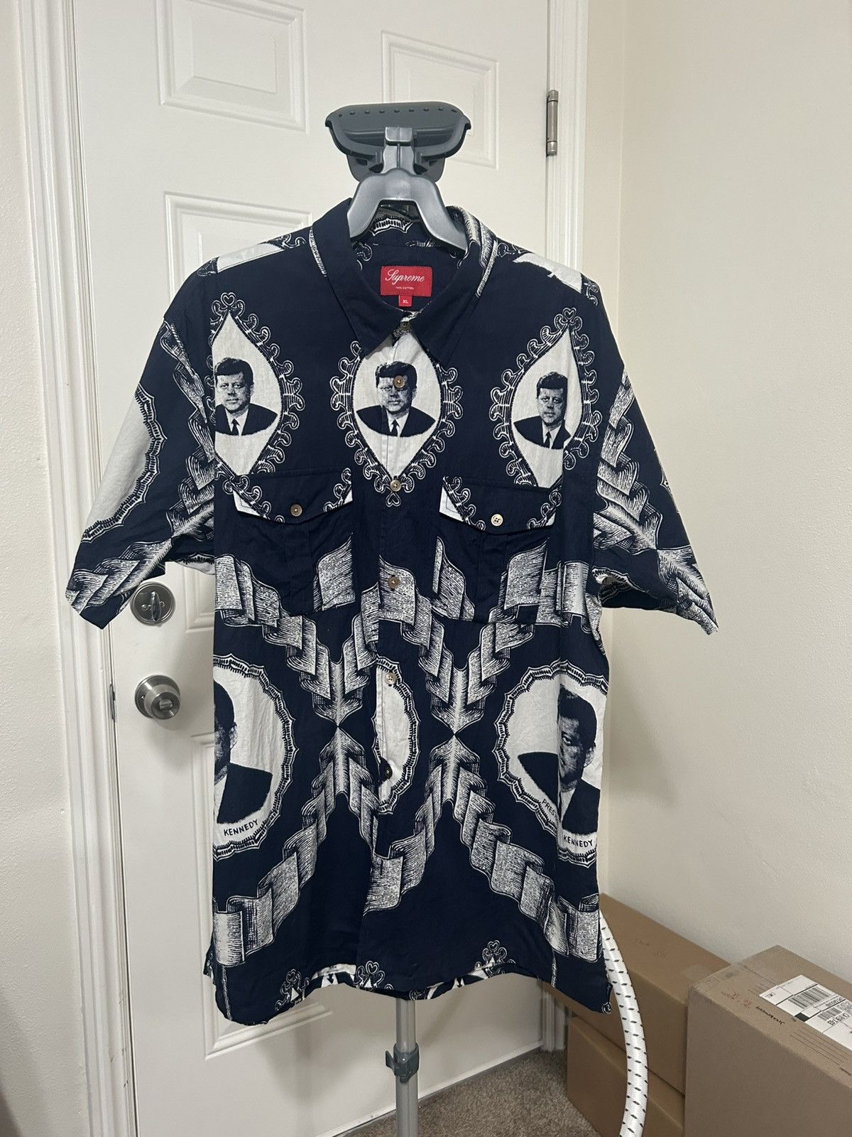 Supreme Supreme JFK button Down Size US XL / EU 56 / 4 - 1 Thumbnail