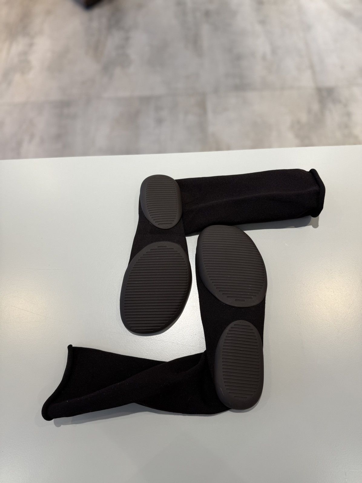 Adidas Yeezy Pods Black Size US 12 / EU 45 - 1 Thumbnail