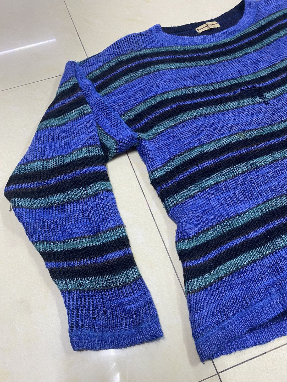 Issey Miyake × Vintage Vintage Issey Miyake Ripped Knit Sweater Size US M / EU 48-50 / 2 - 4 Thumbnail