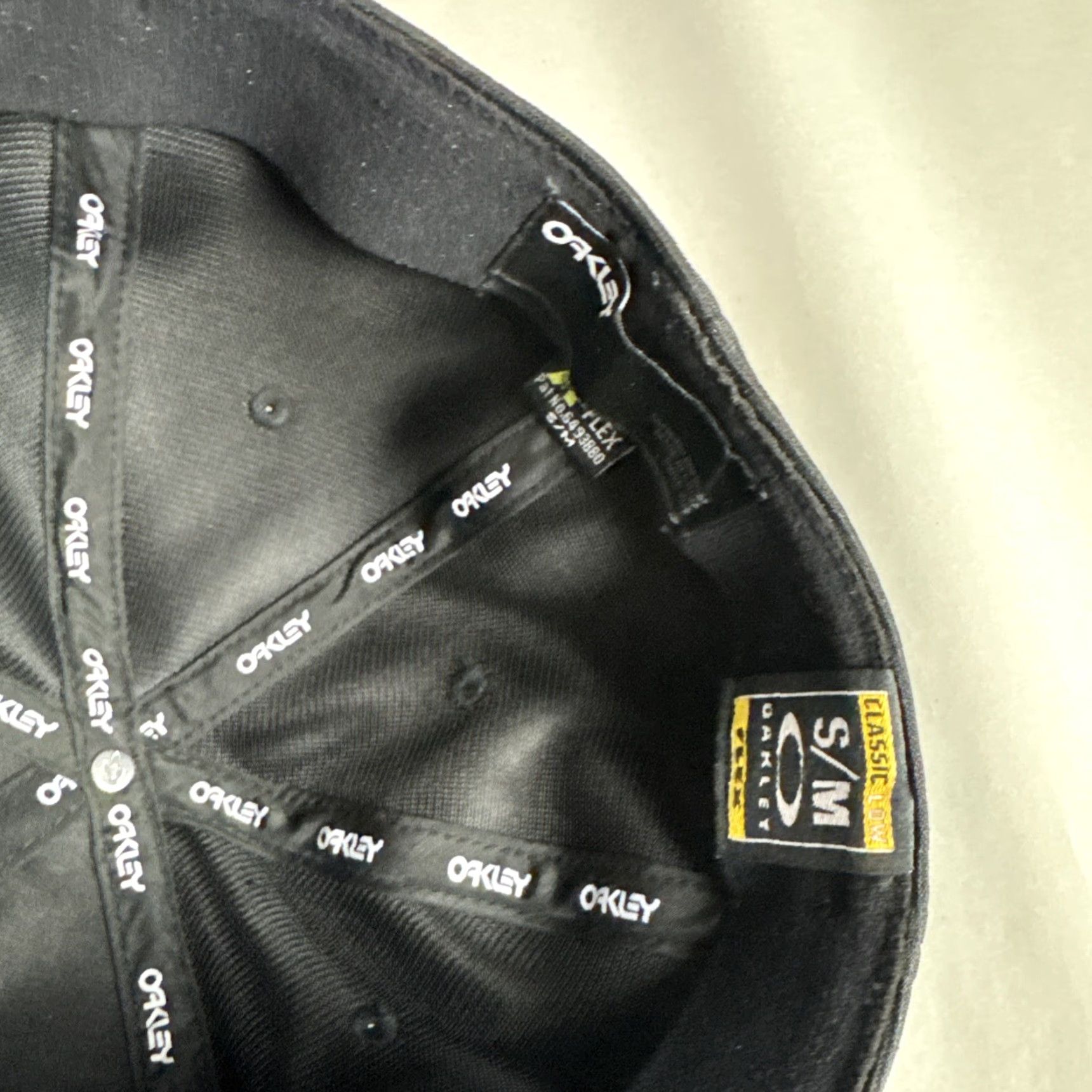 Oakley Oakley Cap Hat Tincan Fitted Flex Fit S/M Classic Low Black US Flag Logo Men Cap Hat Size ONE SIZE - 6 Thumbnail