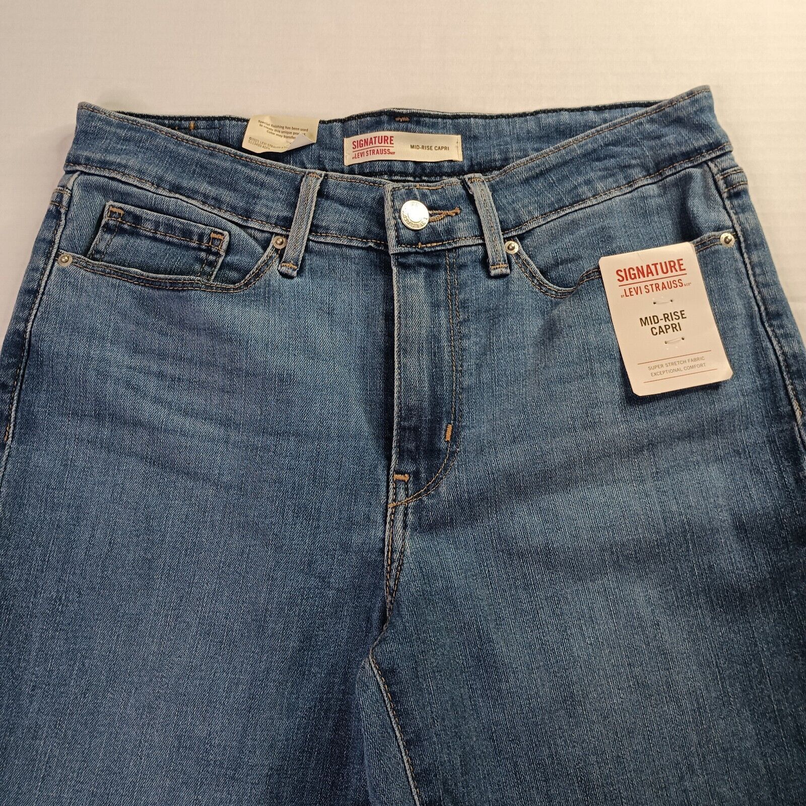 Levi's Signature by Levi Strauss Mid Rise Capri Jeans Women’s 4 W27 Size 27" / US 4 / IT 40 - 3 Thumbnail
