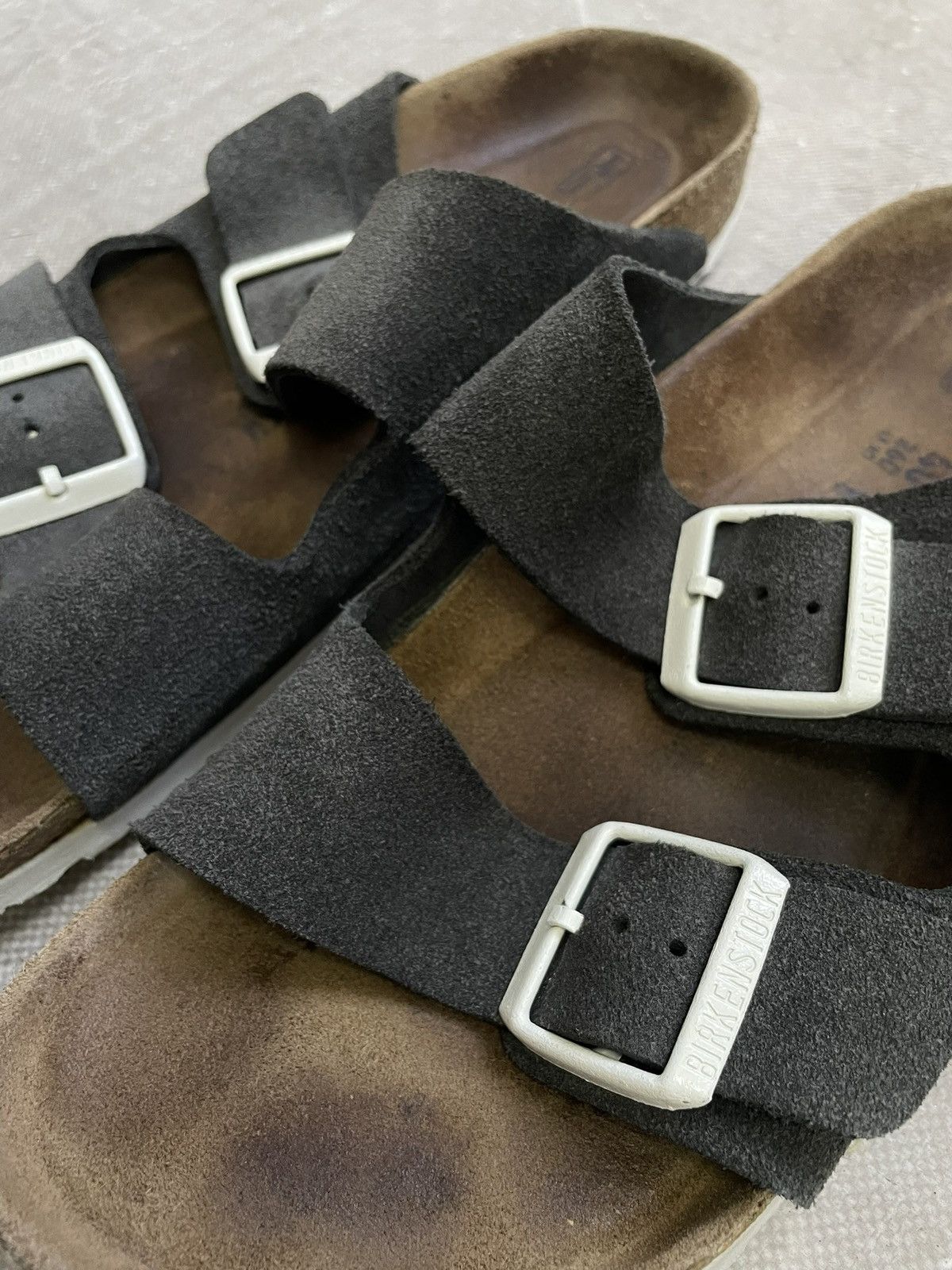 Birkenstock Birkenstock gray suede Arizona sandals minimal classic Size US 7 / EU 40 - 4 Thumbnail