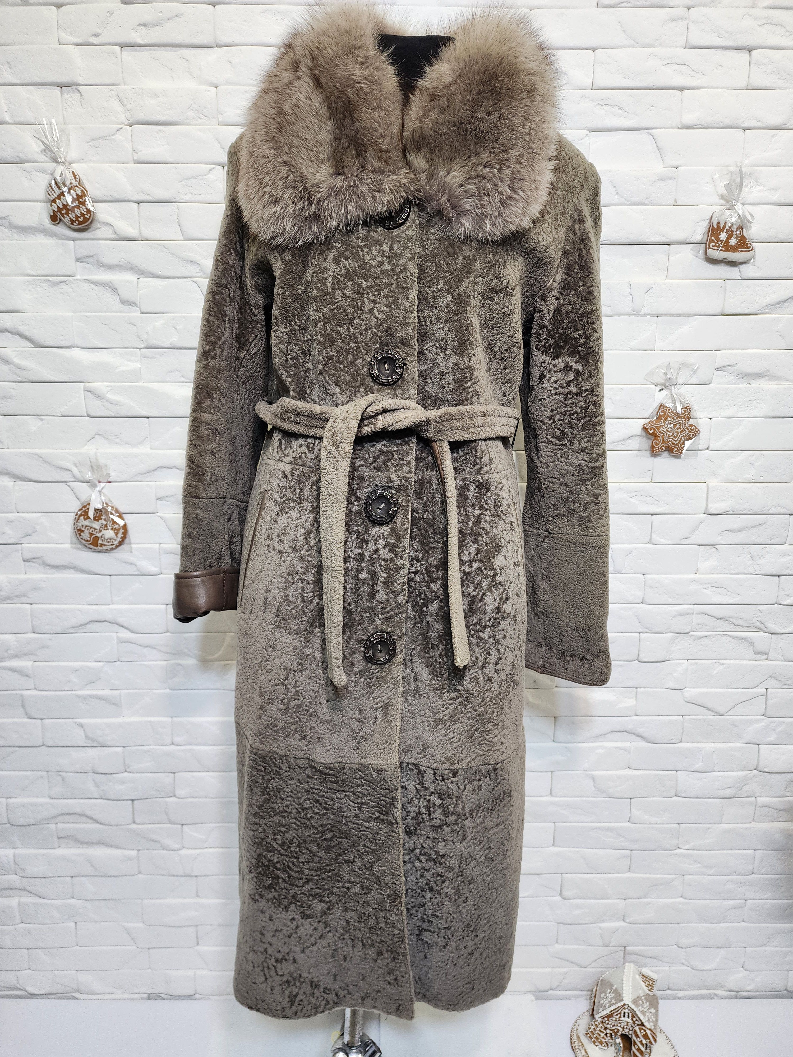 Other Gray Sheepskin Coat: Women's Fur Belted Winter Coat Size M / US 6-8 / IT 42-44 - 1 Thumbnail