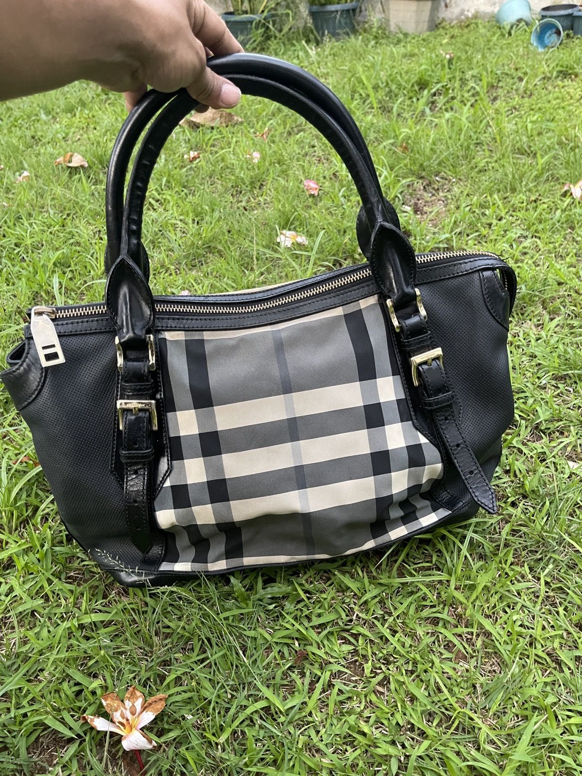 Burberry BURBERRY Beat Check Medium Ellers Bag Size ONE SIZE - 3 Thumbnail
