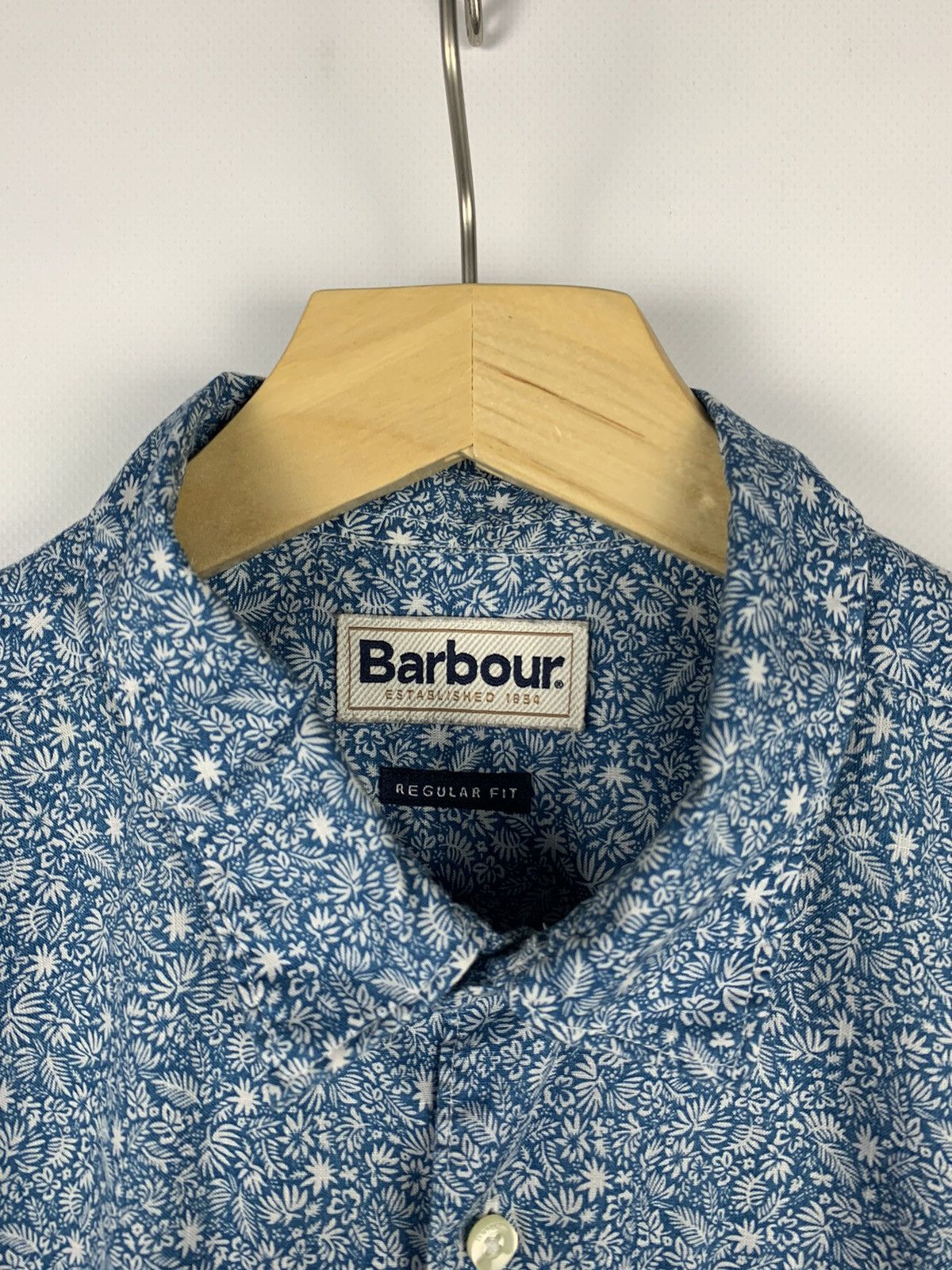 Barbour Barbour Floral Shirt Short Sleeve Size M Regular Fit Blue Size US M / EU 48-50 / 2 - 5 Thumbnail