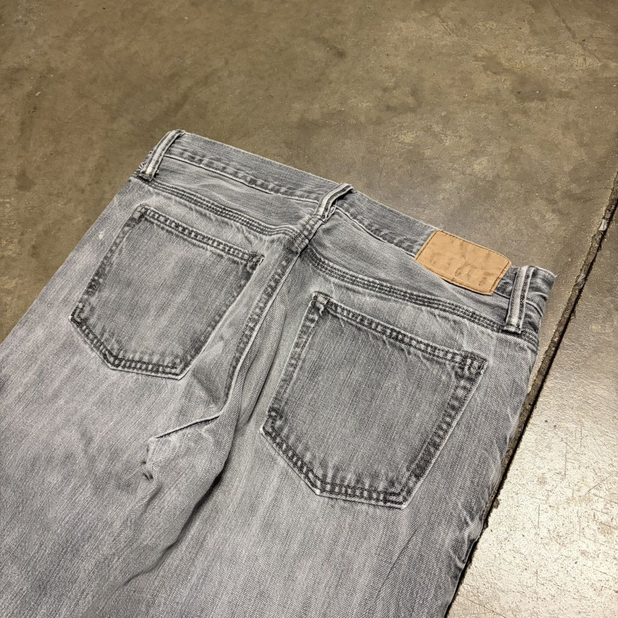 Old Navy Vintage Old Navy Straight Fit Relaxed Jeans Faded Distressed Size US 32 / EU 48 - 10 Thumbnail