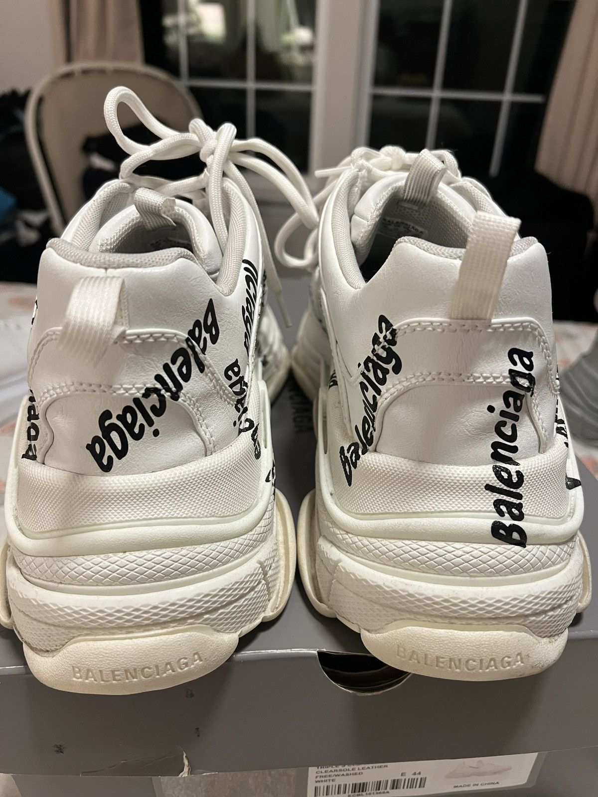 Balenciaga Balenciaga White w/ Large “Balenciaga” Print All Over Size US 12 / EU 45 - 11 Thumbnail