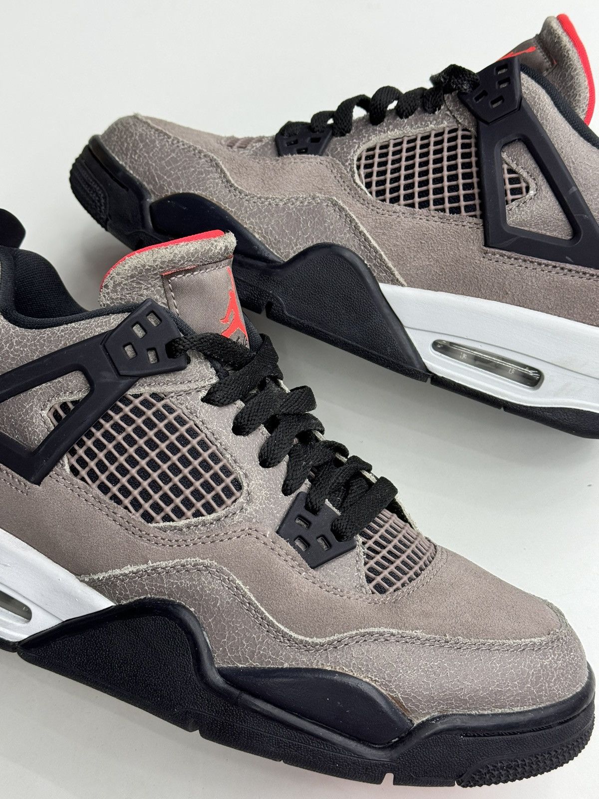 Jordan Brand Jordan 4 Retro Taupe Haze GS Size US 6.5 / EU 39-40 - 4 Thumbnail