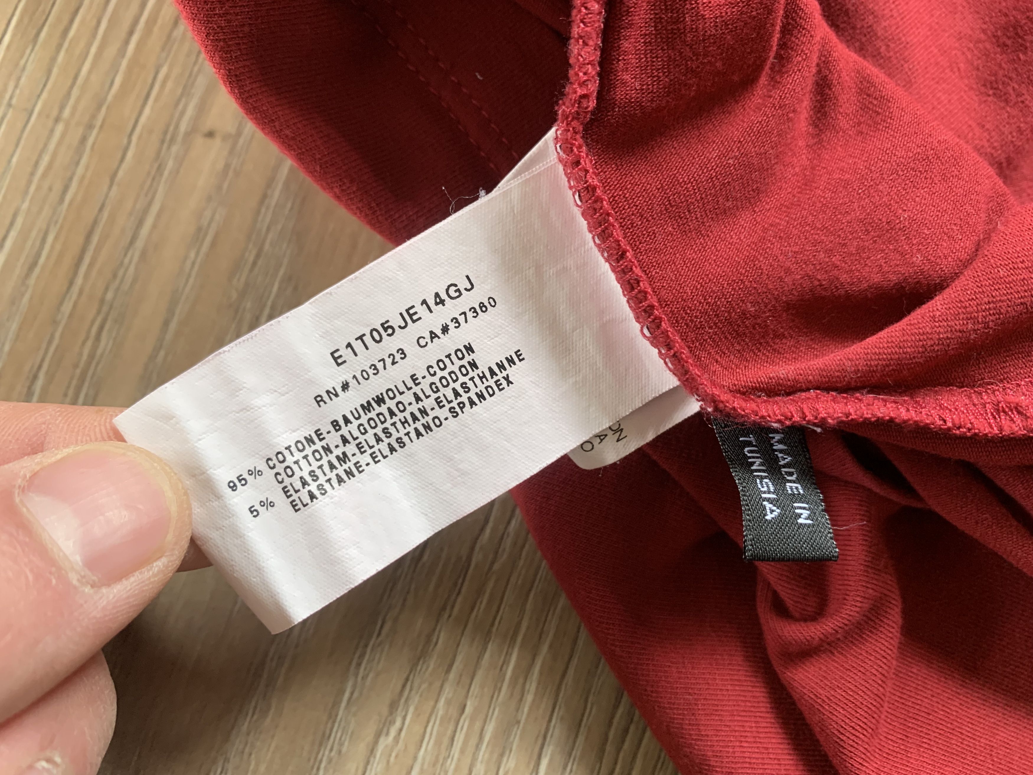 Emporio Armani Vintage Emporio Armani Red Long Sleeve T-Shirt Size US L / EU 52-54 / 3 - 7 Thumbnail