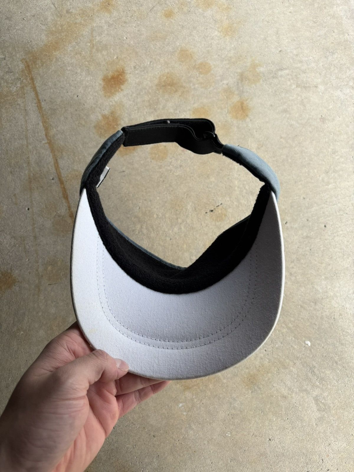 Oakley Vintage Oakley Softwear Grey Two Tone Visor Size ONE SIZE - 6 Thumbnail