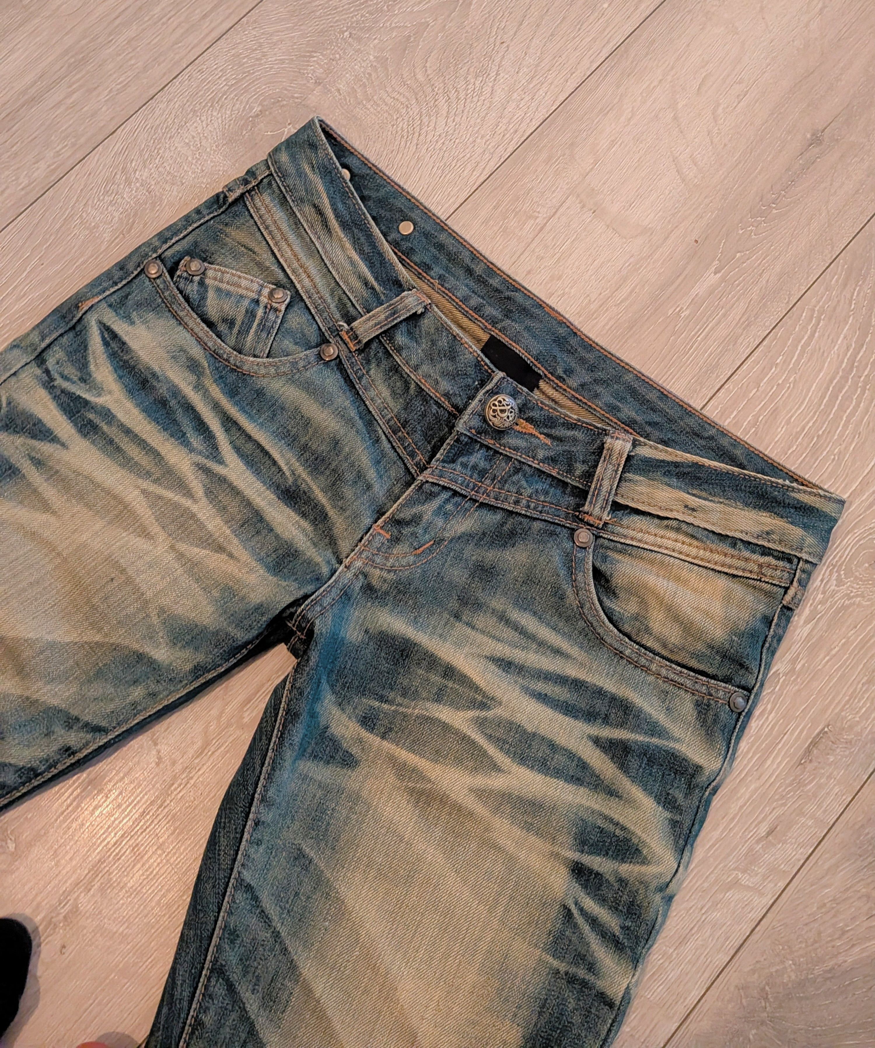 If Six Was Nine Embroided Skull Acid Wash Low rise Denim Size US 29 - 5 Thumbnail