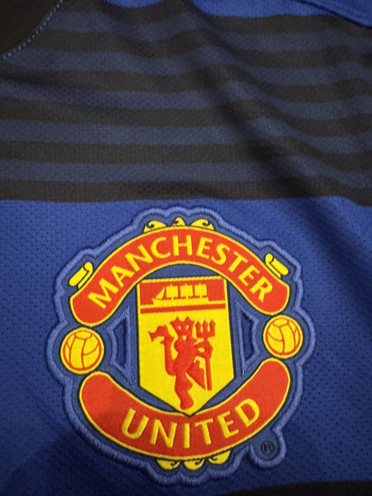 Adidas MANCHESTER UNITED 2011 2013 JERSEY NIKE 423935-403 SIZE M Size US M / EU 48-50 / 2 - 10 Thumbnail
