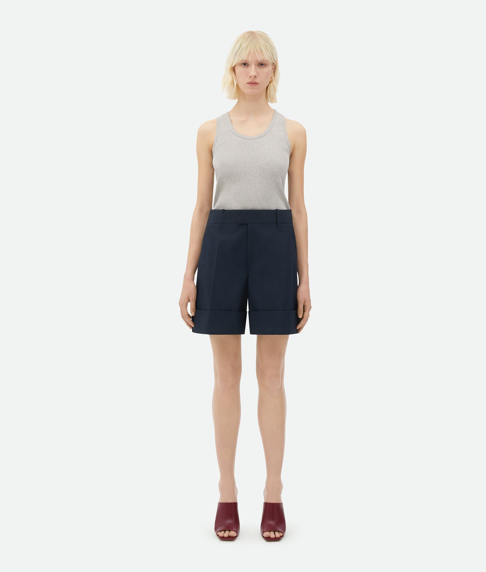 Bottega Veneta o1n1vont0325 Lapeled Compact Cotton Canvas Shorts in Abyss Size 26" / US 2 / IT 38 - 1 Thumbnail