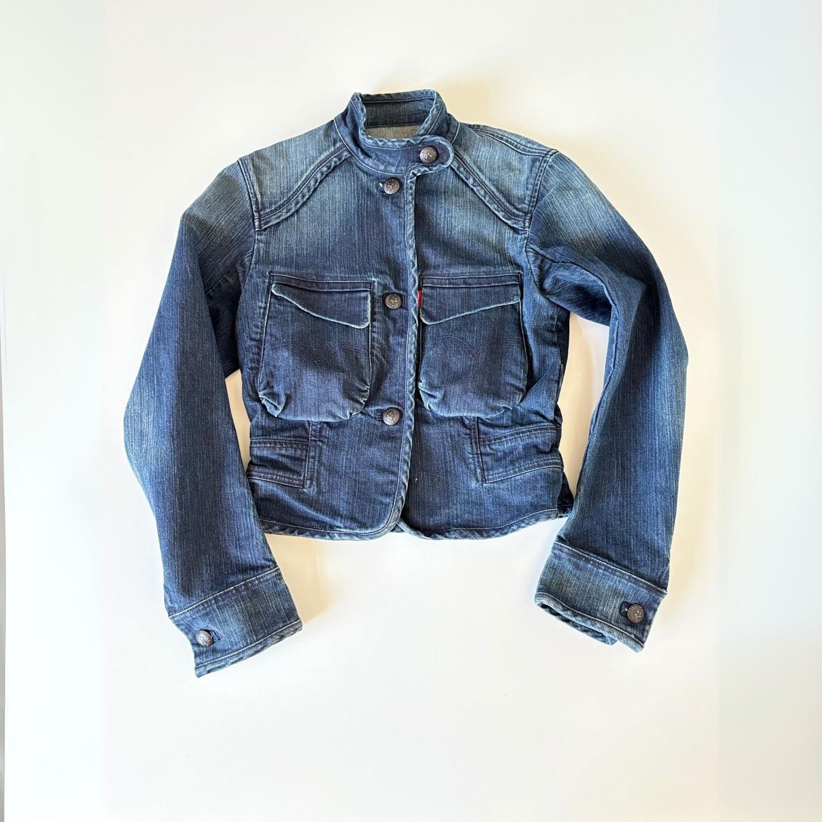 Levi's Vintage Levi’s Blue Denim Jacket Women’s Short Fit Y2K Size US M / EU 48-50 / 2 - 1 Thumbnail