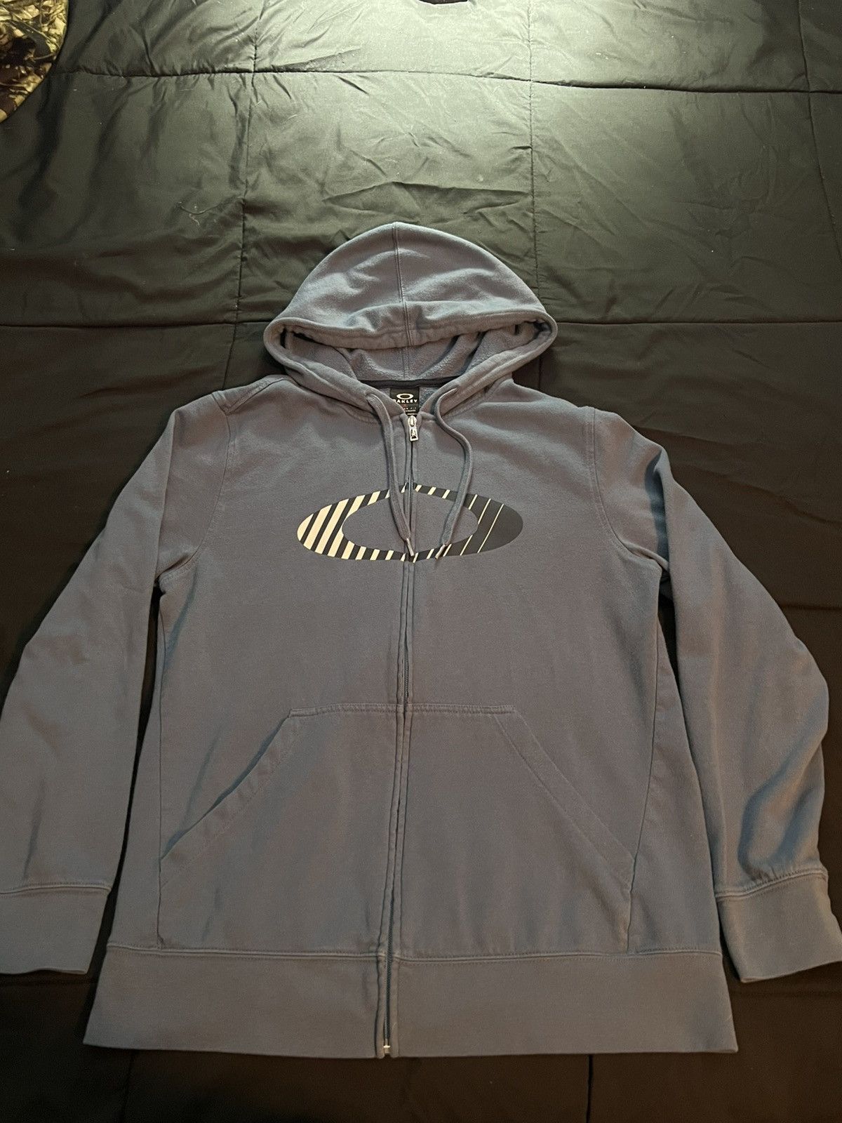 Oakley Vintage Oakley Zip Up Hooded Jacket size Medium Size US M / EU 48-50 / 2 - 1 Thumbnail