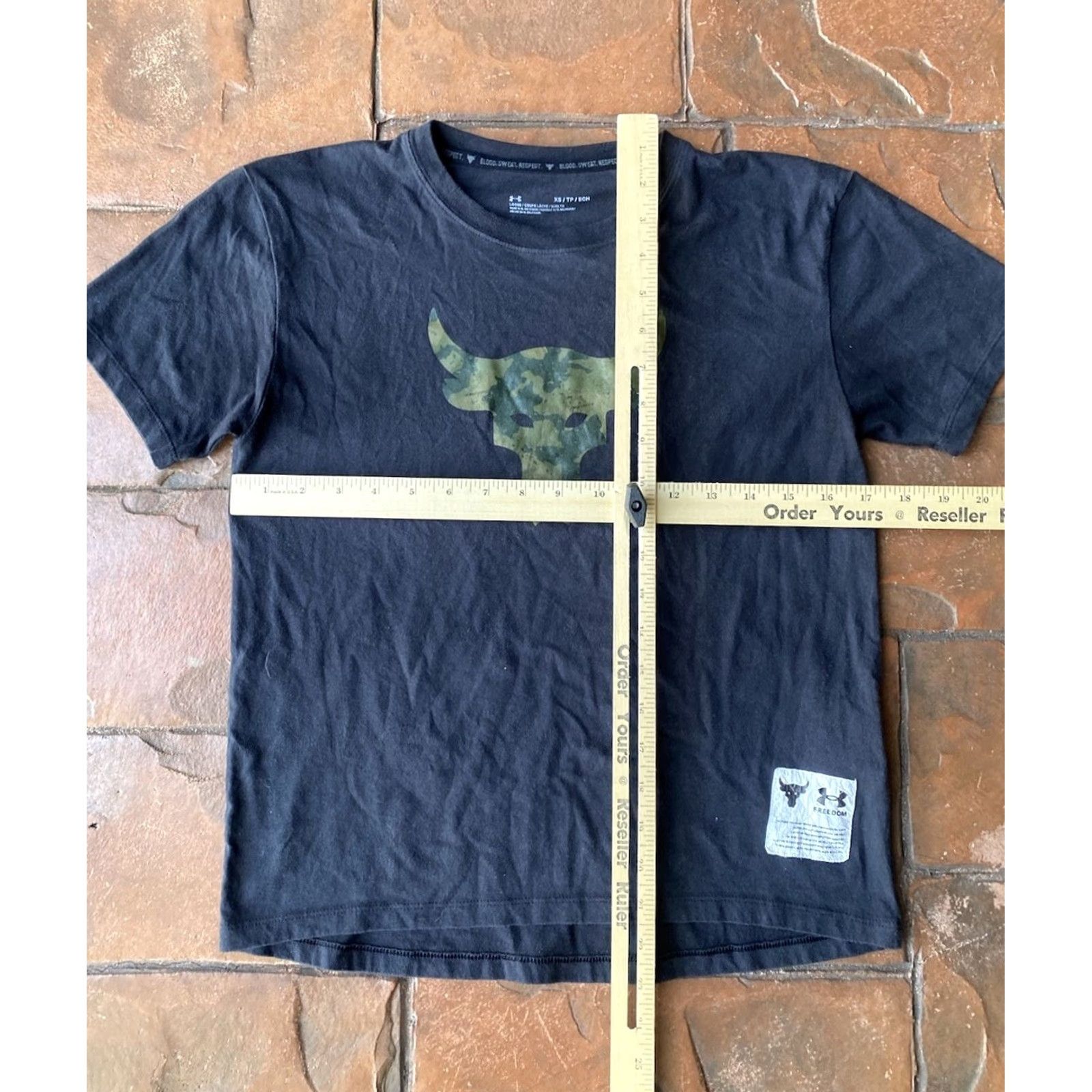 Under Armour VINTAGE Under Armour The Rock Dharma Bull Camo T-Shirt XS Gym Size US XS / EU 42 / 0 - 5 Thumbnail