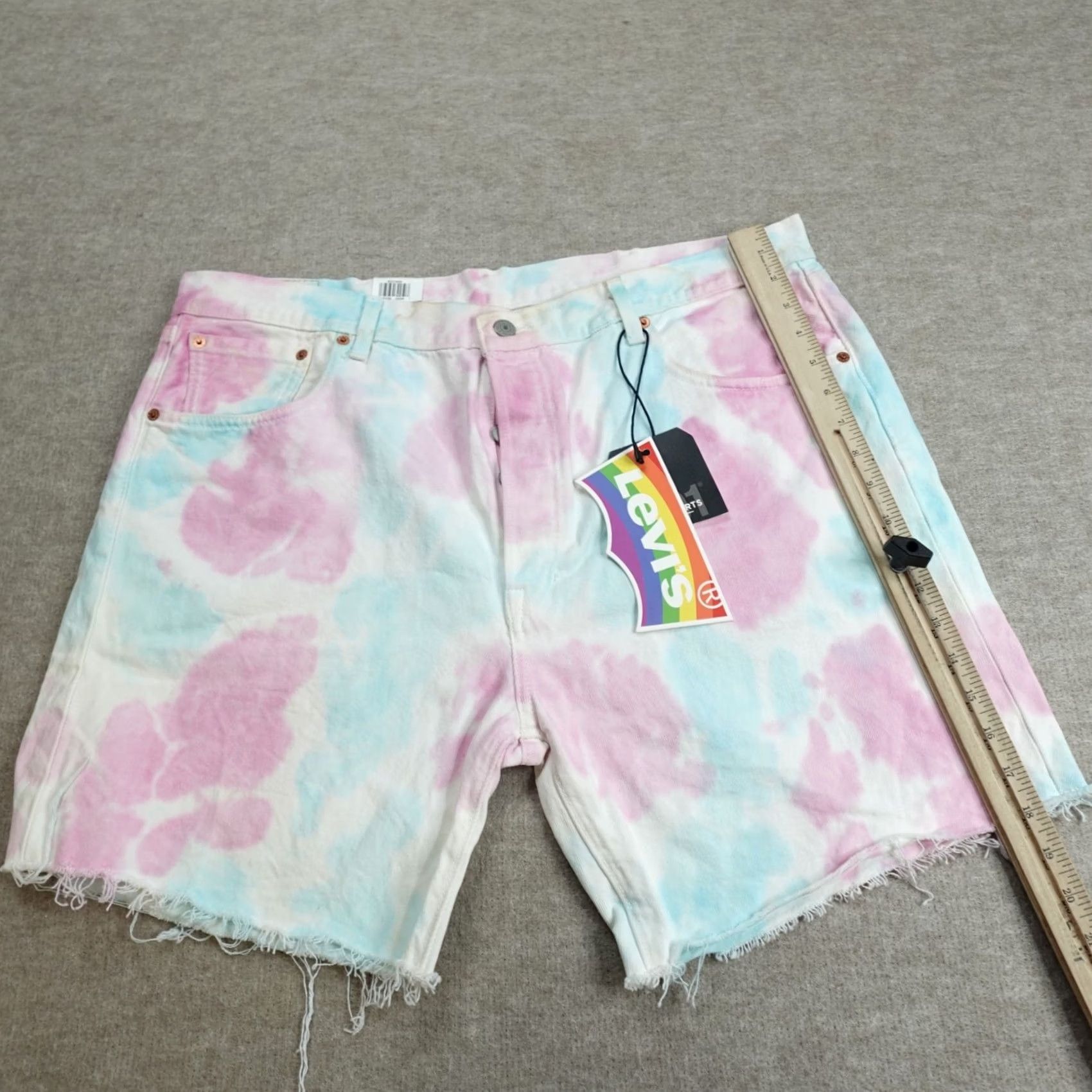 Levi's VINTAGE Levi's Shorts Mens 38 White Blue Denim 501 '93 Tie Dye Pride Premium NEW READ Size US 38 / EU 54 - 2 Thumbnail