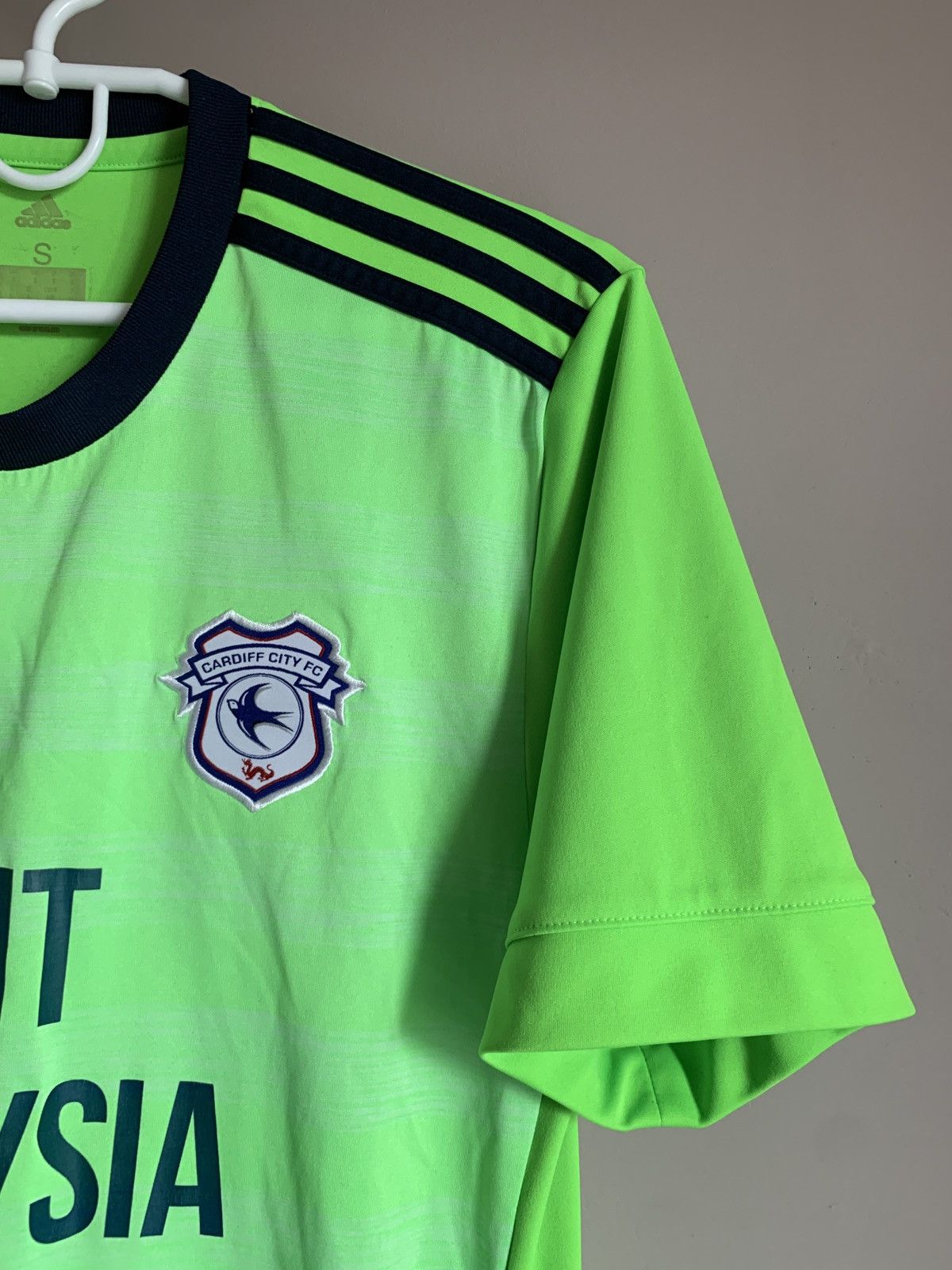Adidas Cardiff City 2017/18 Away Football Shirt Adidas Soccer Sz S Size US S / EU 44-46 / 1 - 4 Thumbnail
