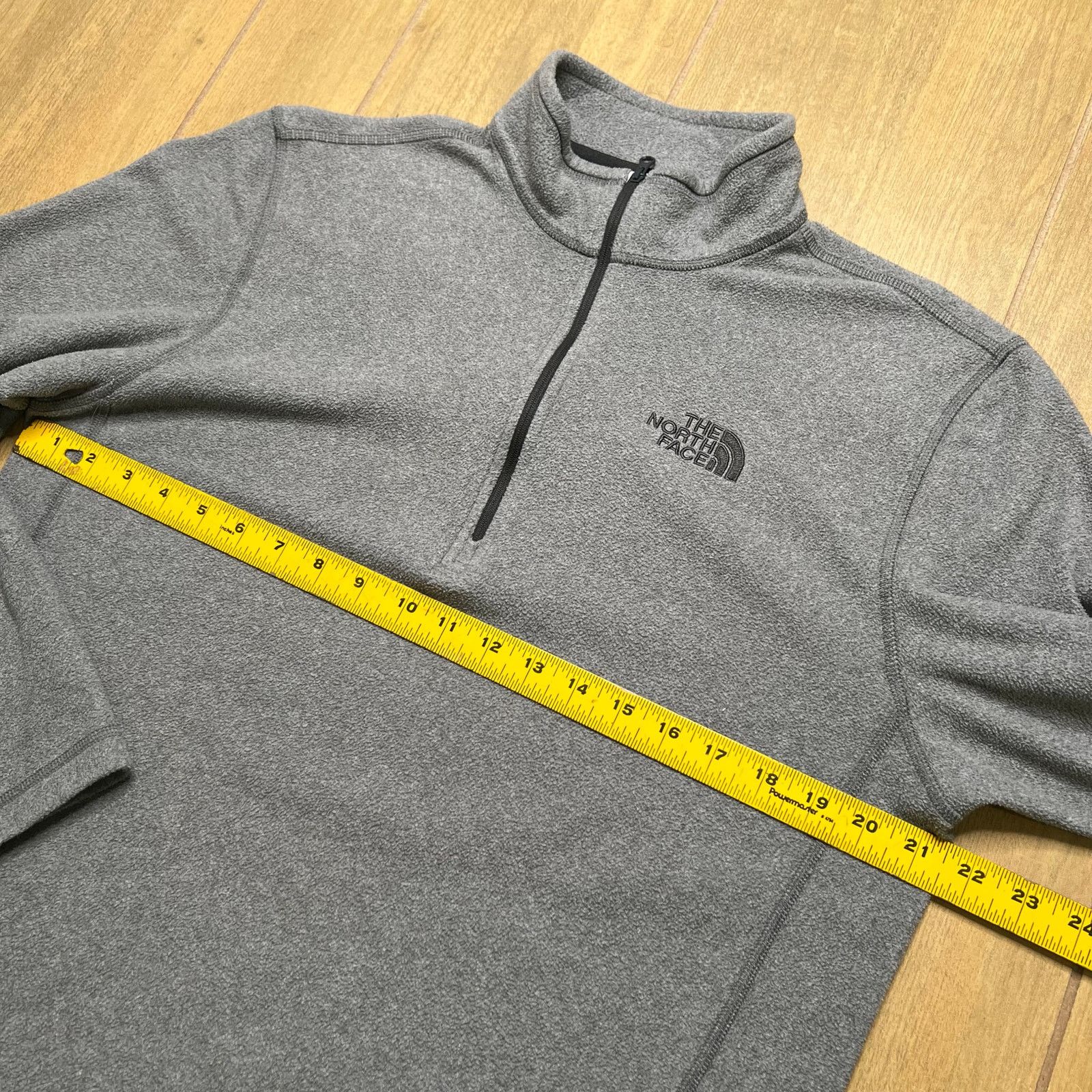The North Face The North Face gray 1/4 zip lightweight pullover fleece Sz M Size US M / EU 48-50 / 2 - 7 Thumbnail