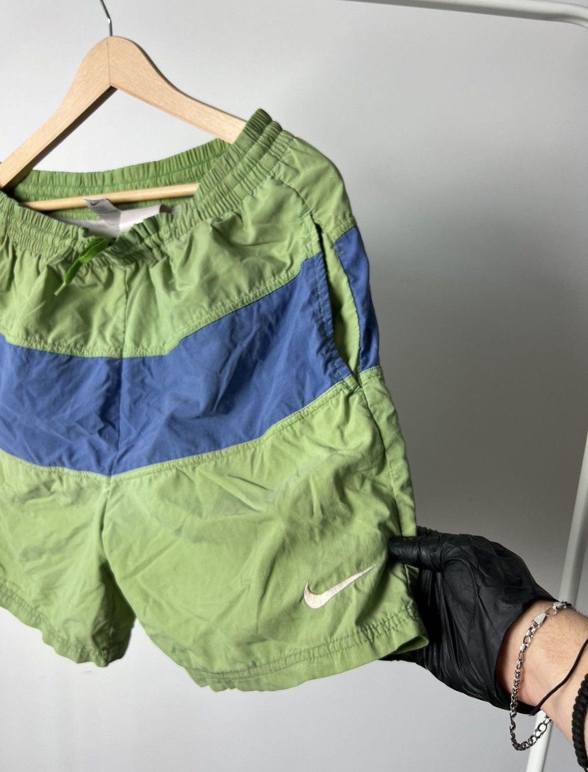 Nike Vintage Nike Mens Shorts Big Logo 90’s Size US 32 / EU 48 - 5 Thumbnail