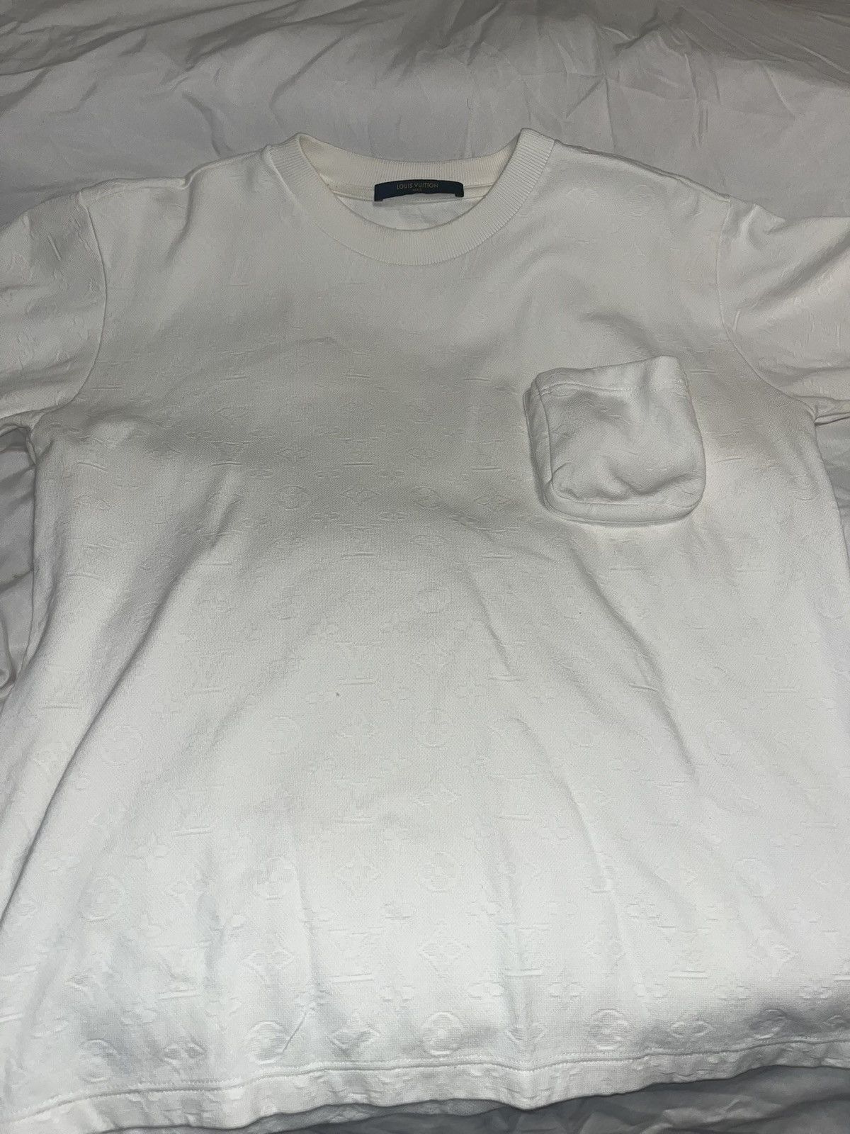 Louis Vuitton Louis Vuitton POCKET MONOGRAN TSHIRT sm shirt Size US S / EU 44-46 / 1 - 1 Thumbnail