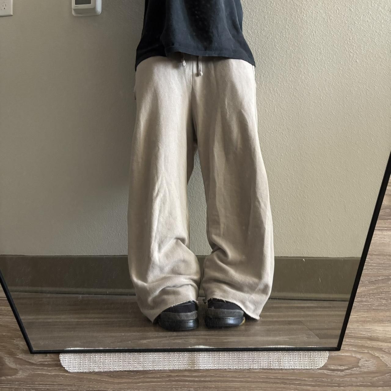 Japanese Brand Crazy Vintage Y2K/2000s Baggy Beige Wide Leg Skater Essential Sweatpants! Size M Size US 32 / EU 48 - 2 Thumbnail