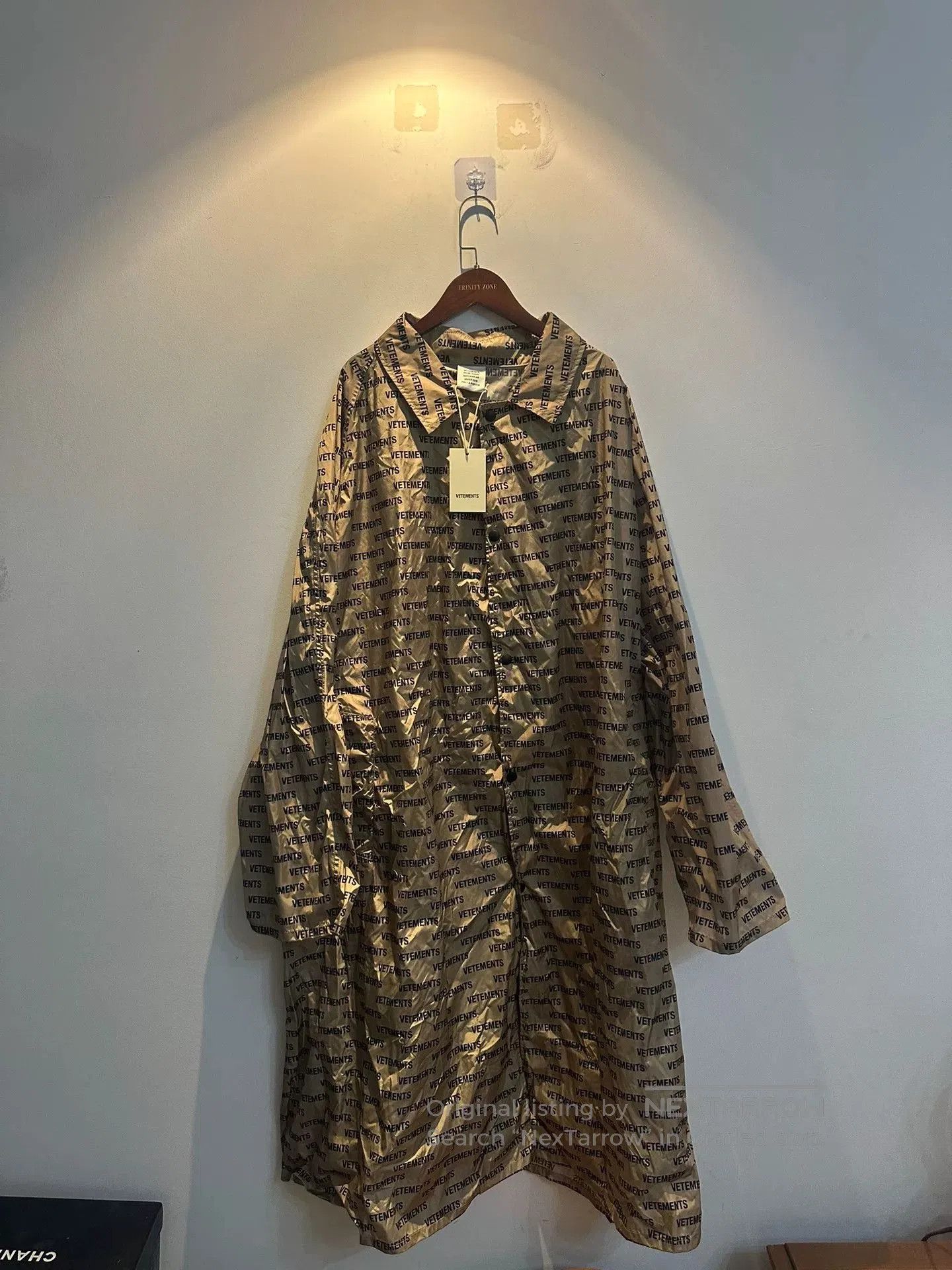 Vetements stylish vetements long sleeve windbreaker coat. Size XS / US 0-2 / IT 36-38 - 1 Thumbnail