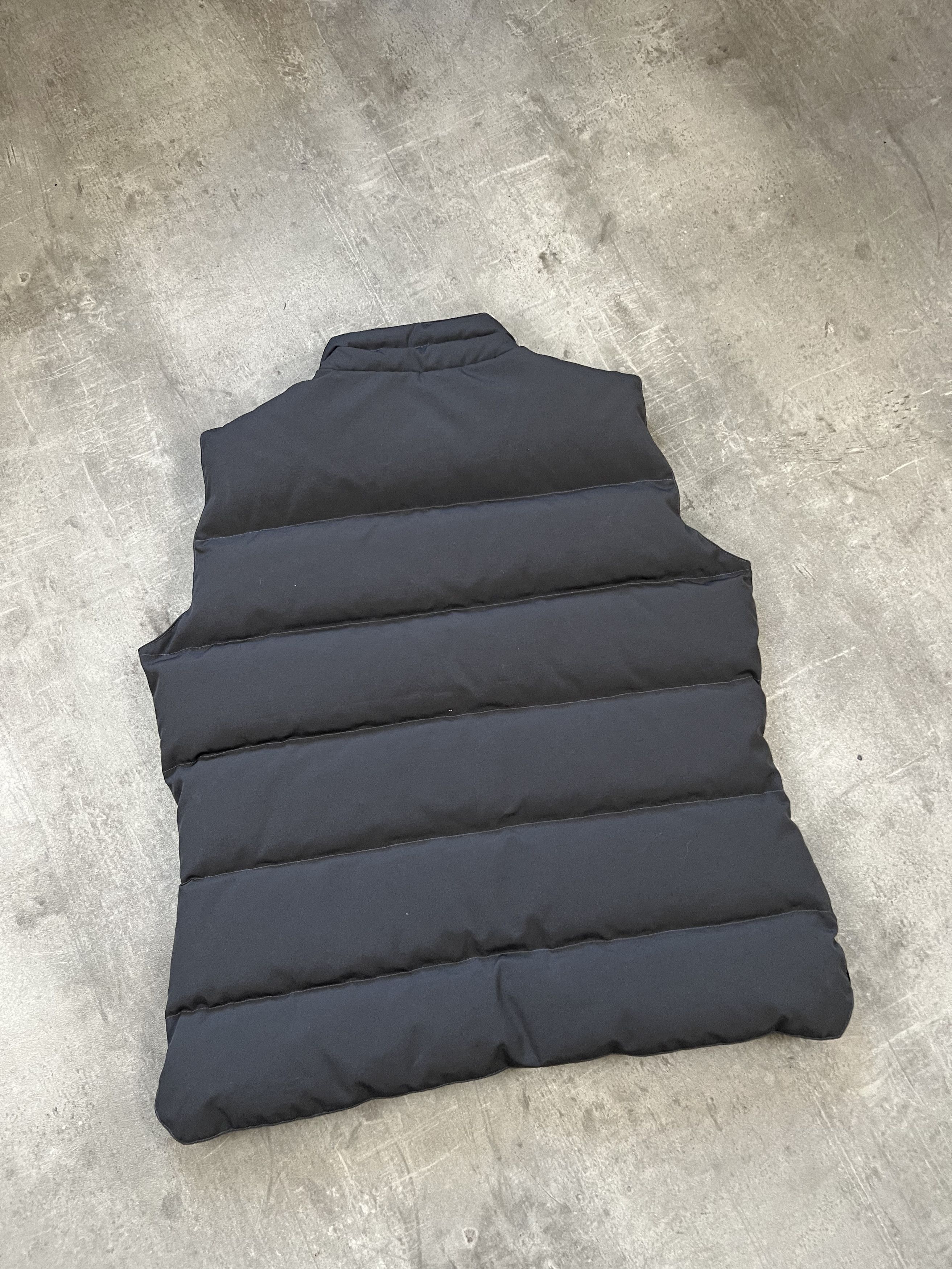 Canada Goose canada goose vest size XL Womens legit luxury Size XL / US 12-14 / IT 48-50 - 4 Thumbnail