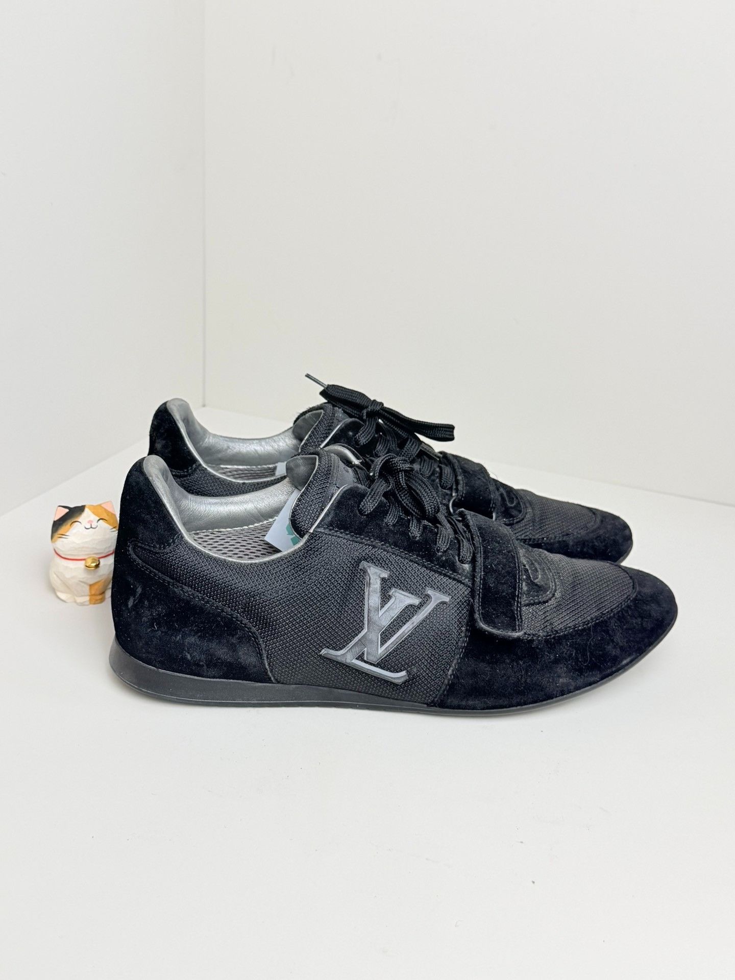 Louis Vuitton Louis Vuitton Casual Lowtop Sneakers 6 Men Size US 6 / EU 39 - 1 Thumbnail
